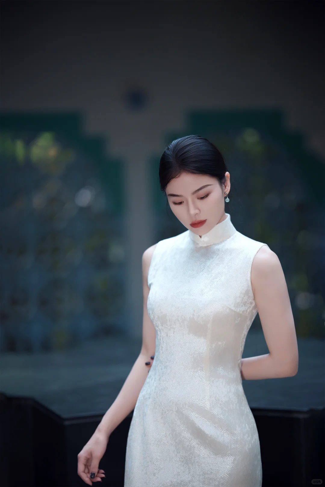 阴天也能拍出阳光感的旗袍