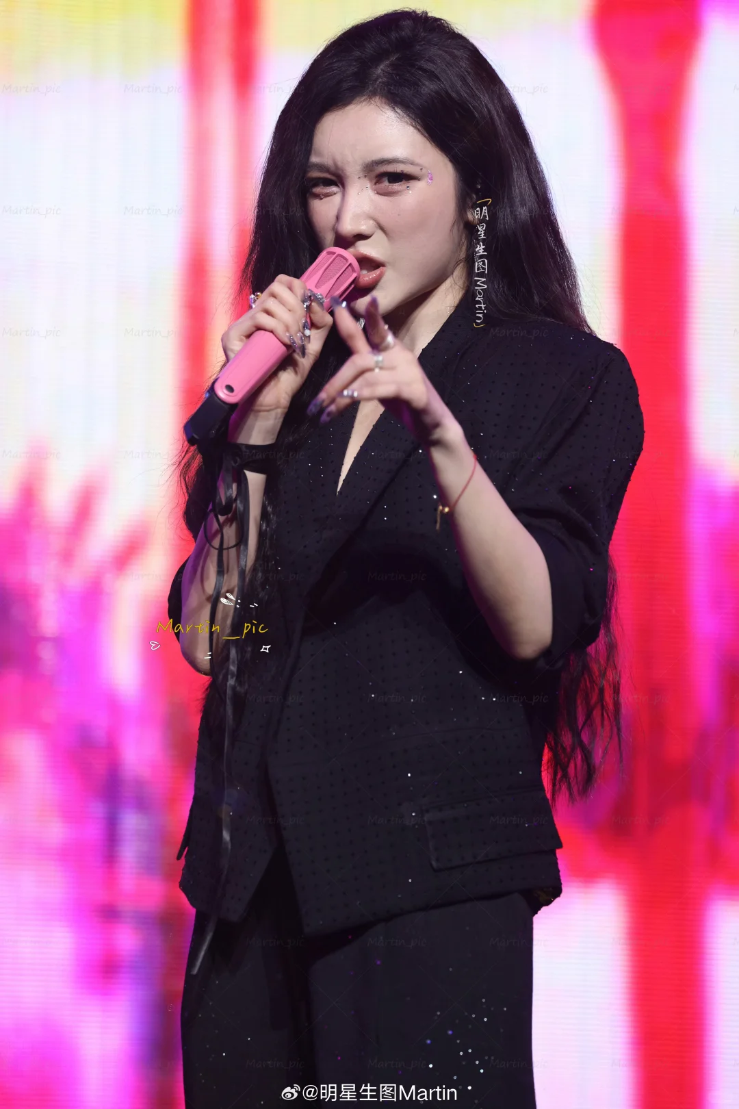 戴燕妮演出生图，姐姐魅力四射