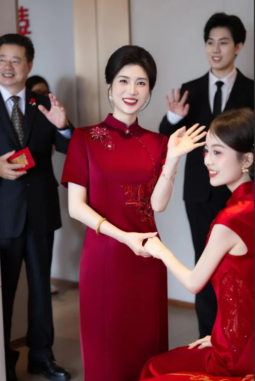 👗国庆婚礼妈妈装攻略！这6套高级又百搭