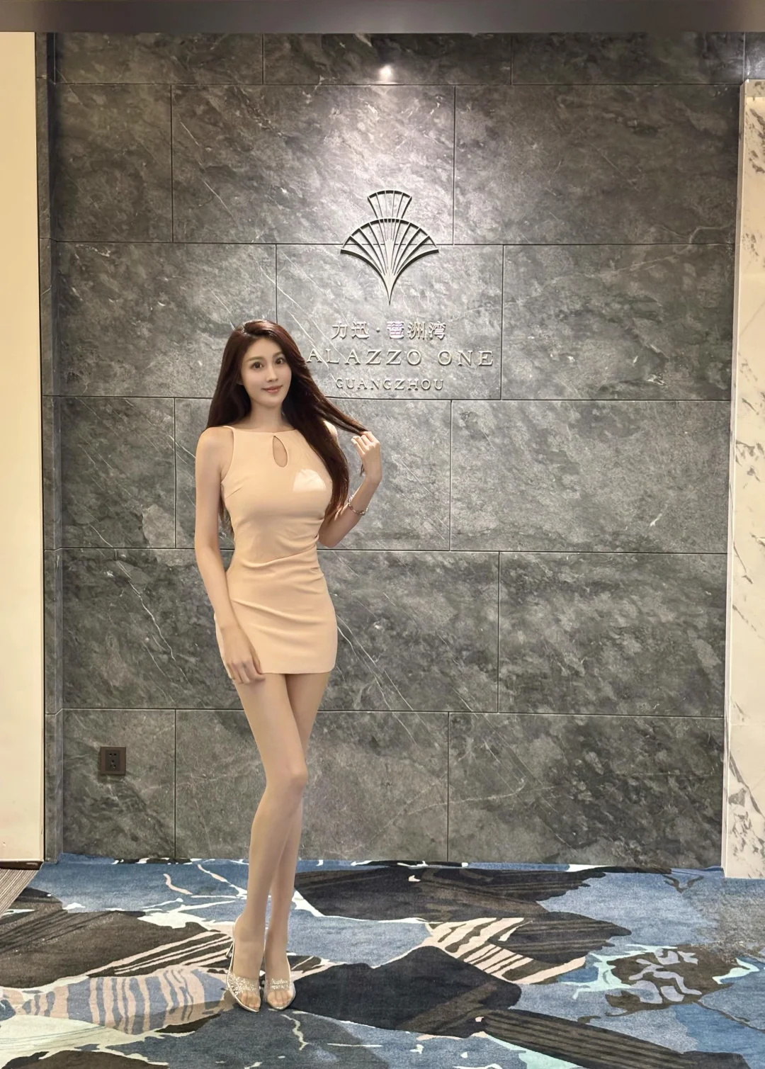 今日份壁纸/鹿鹿睡不醒.