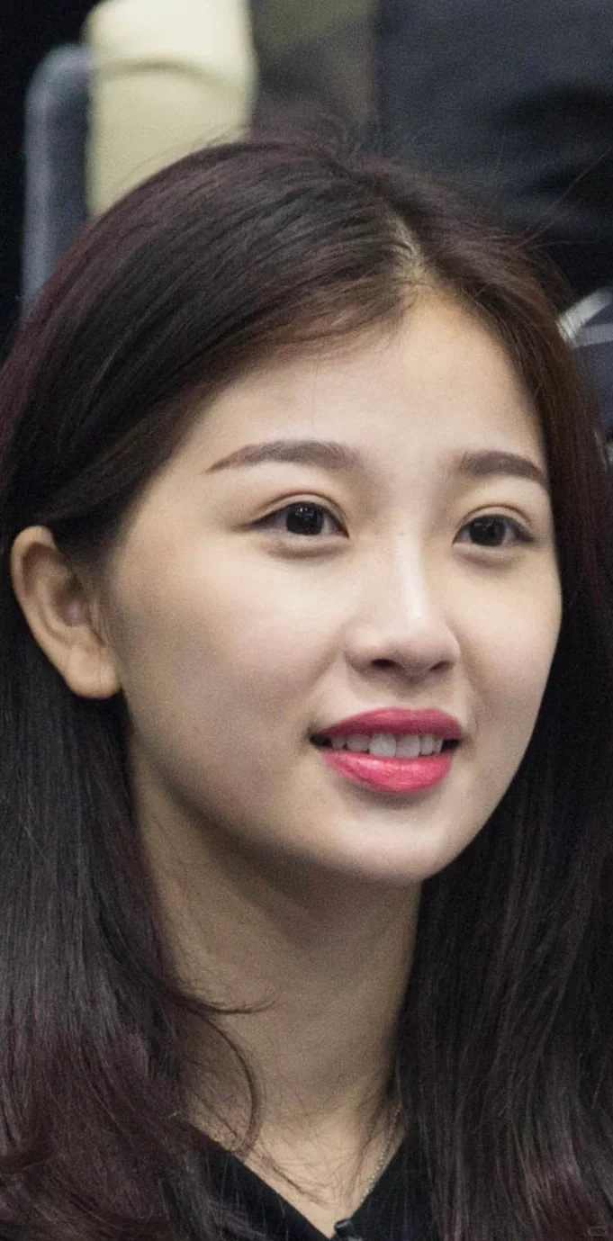 虞书欣早期 真清秀呀 美的