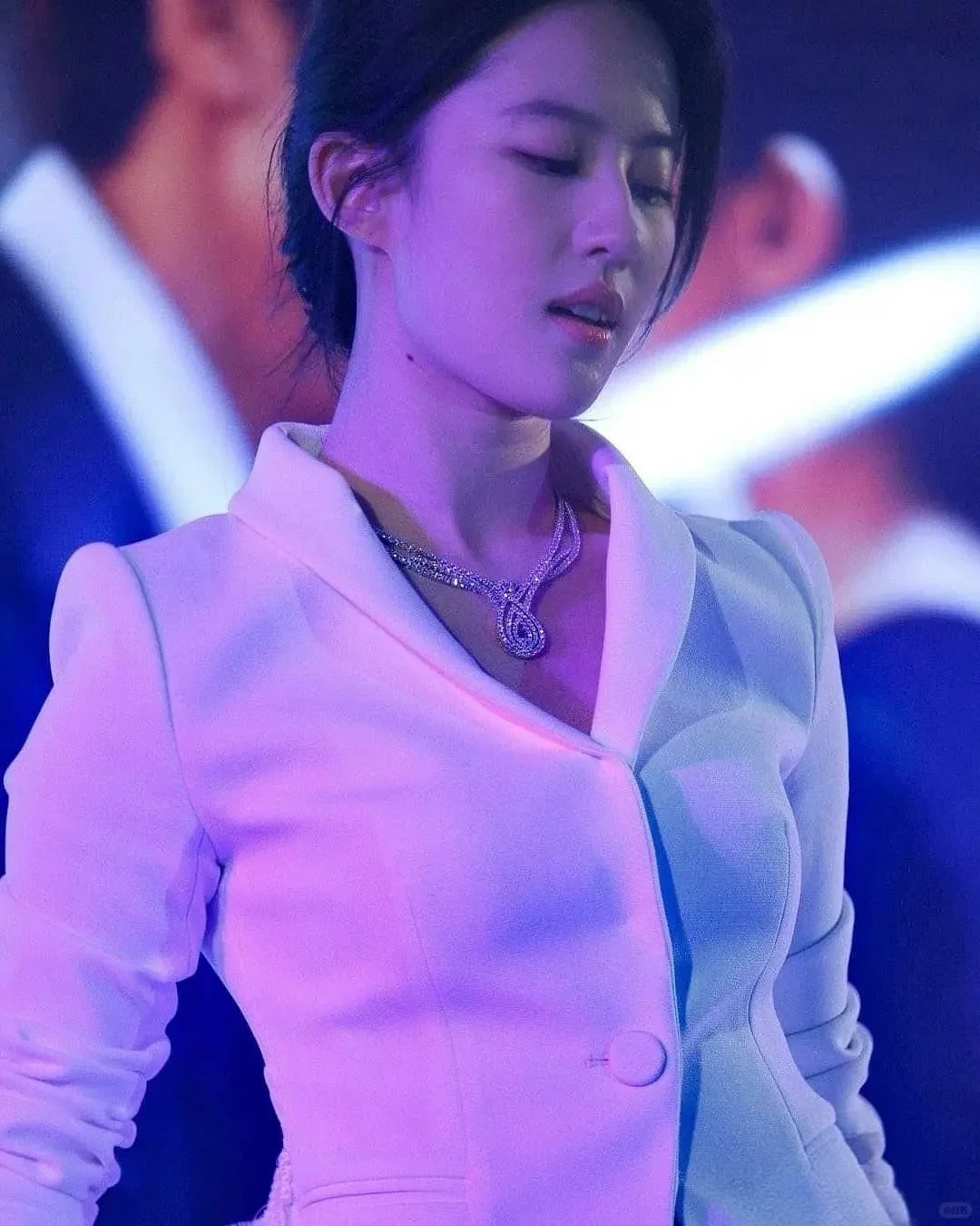 我的天❗️❗️她好魅！！！