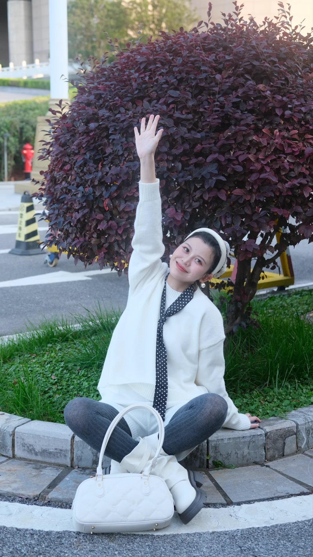 一套白色的毛衣