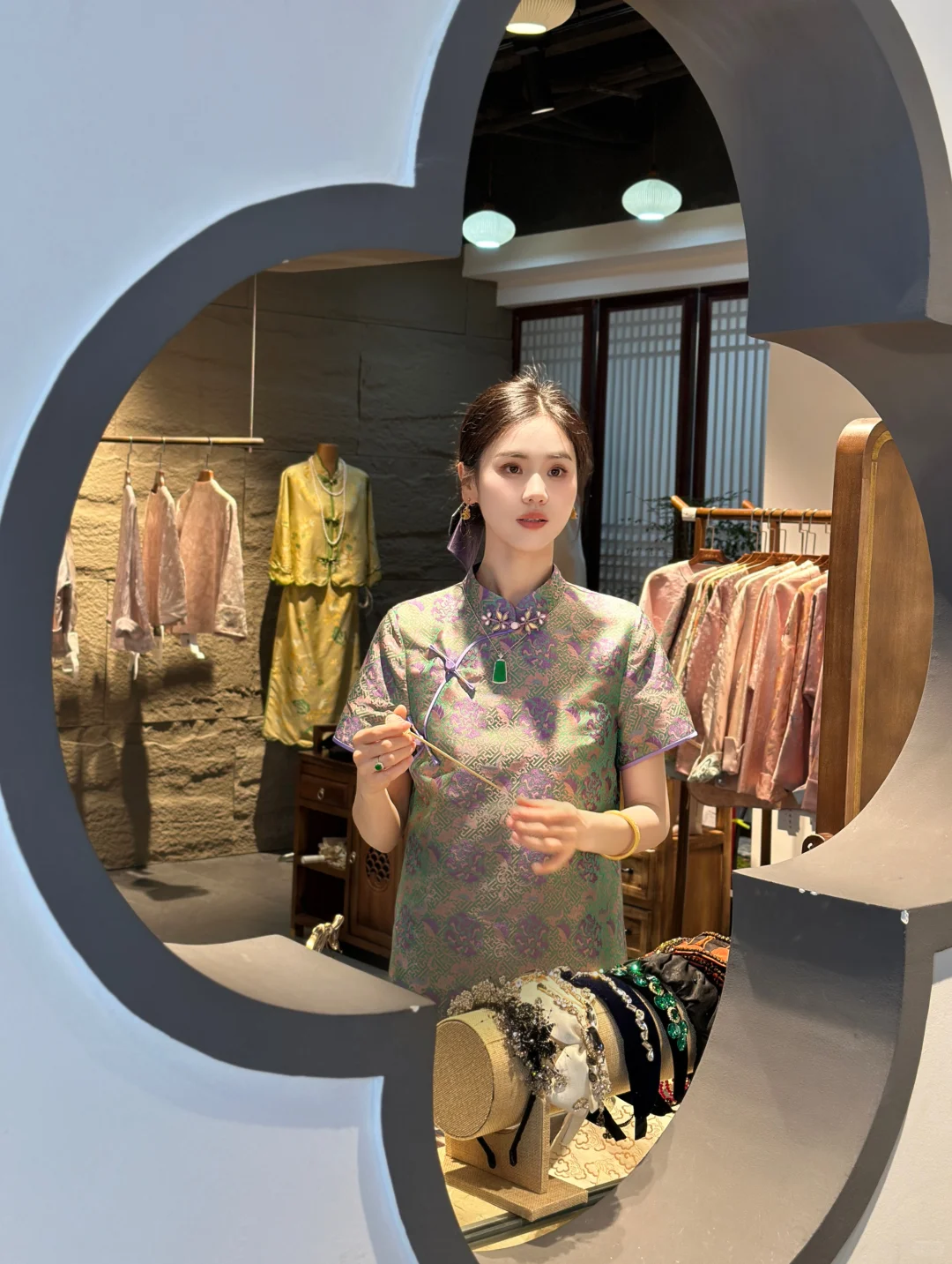 新中式老板娘的胶片日常🎞️｜宋锦旗袍裙穿搭