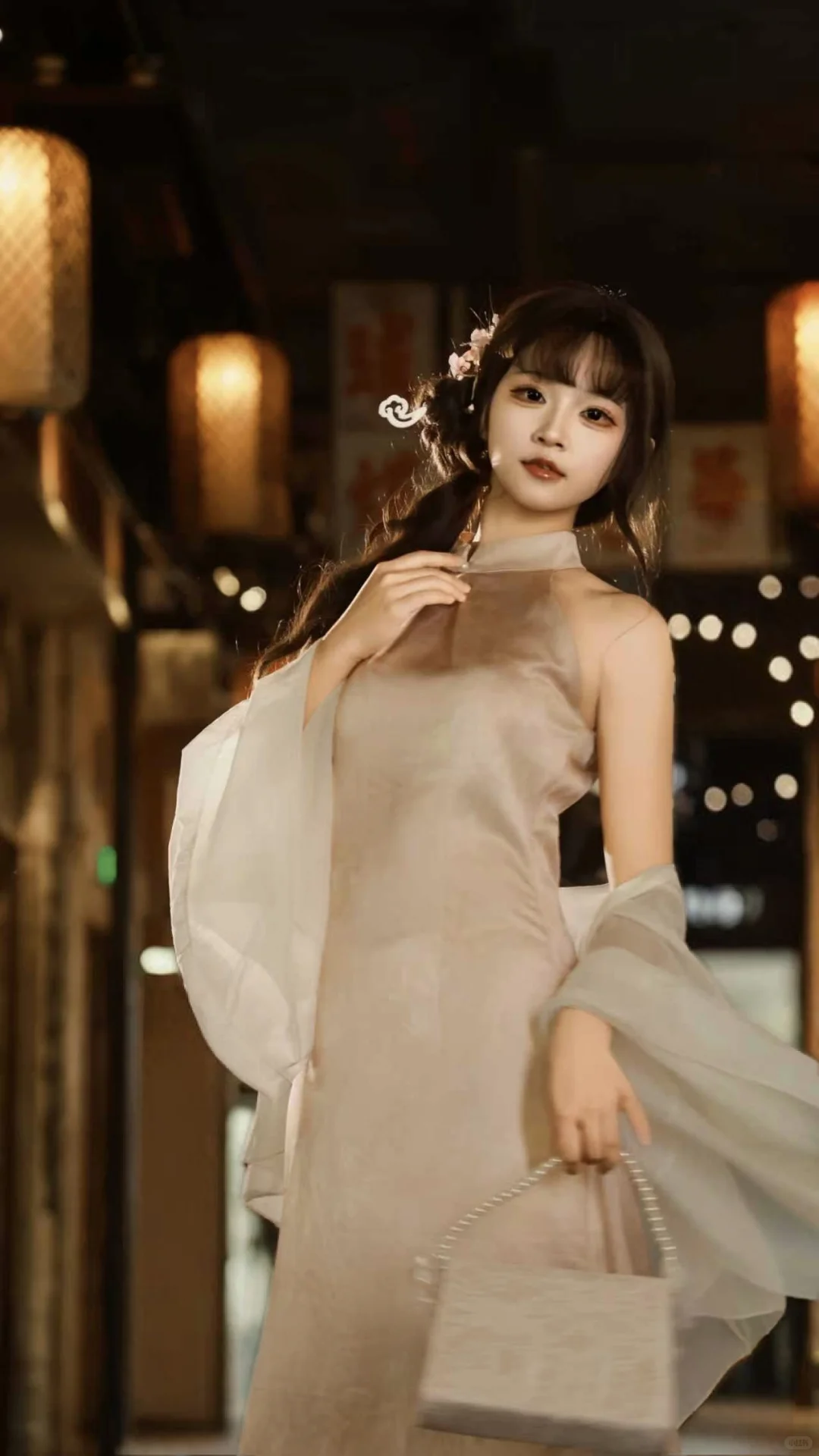 旗袍写真分享｜复古黄包车旁邂逅民国韵味✨