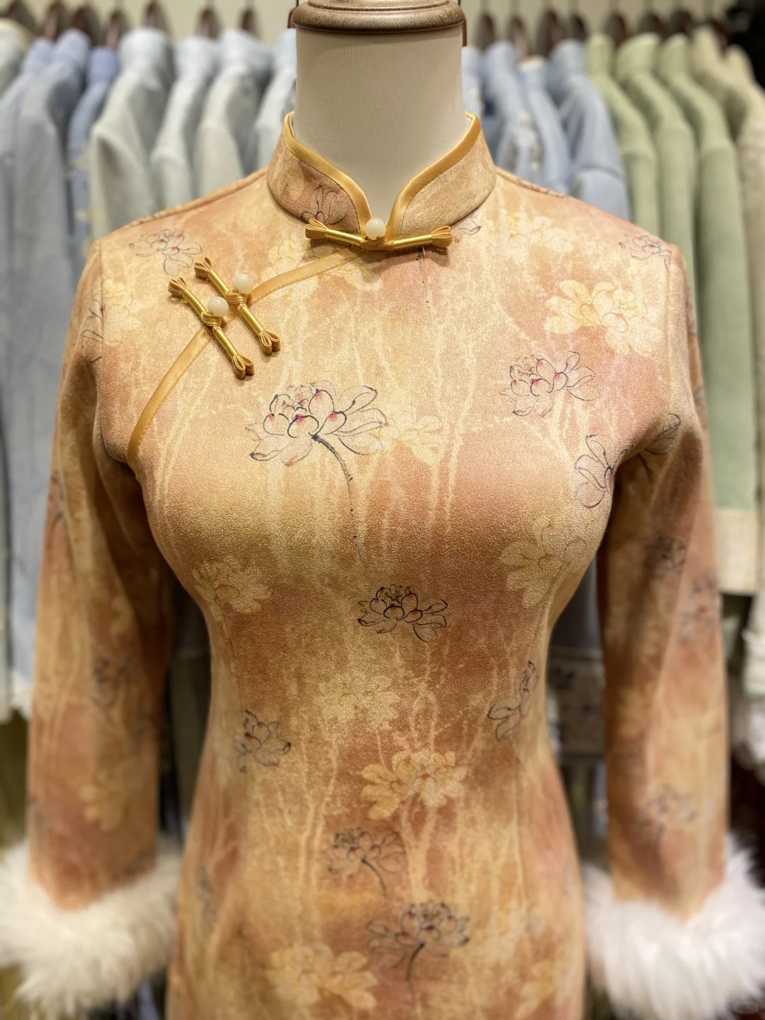 天津滨江）买啦三件百元旗袍开心！