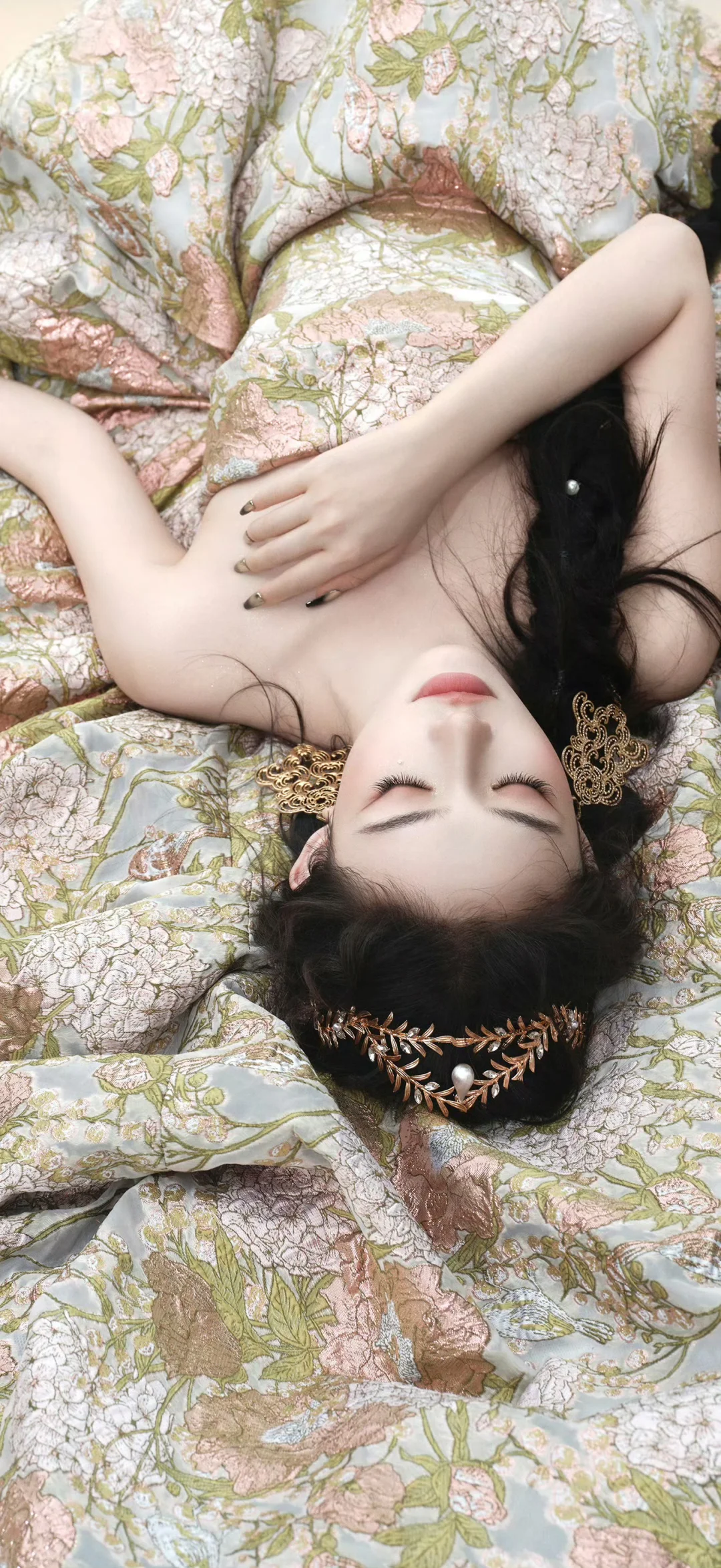 20251101明星壁纸｜【林允】～