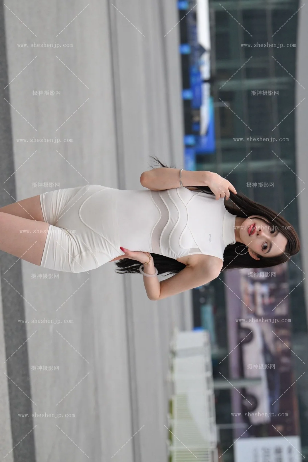 今日份壁纸/美月.