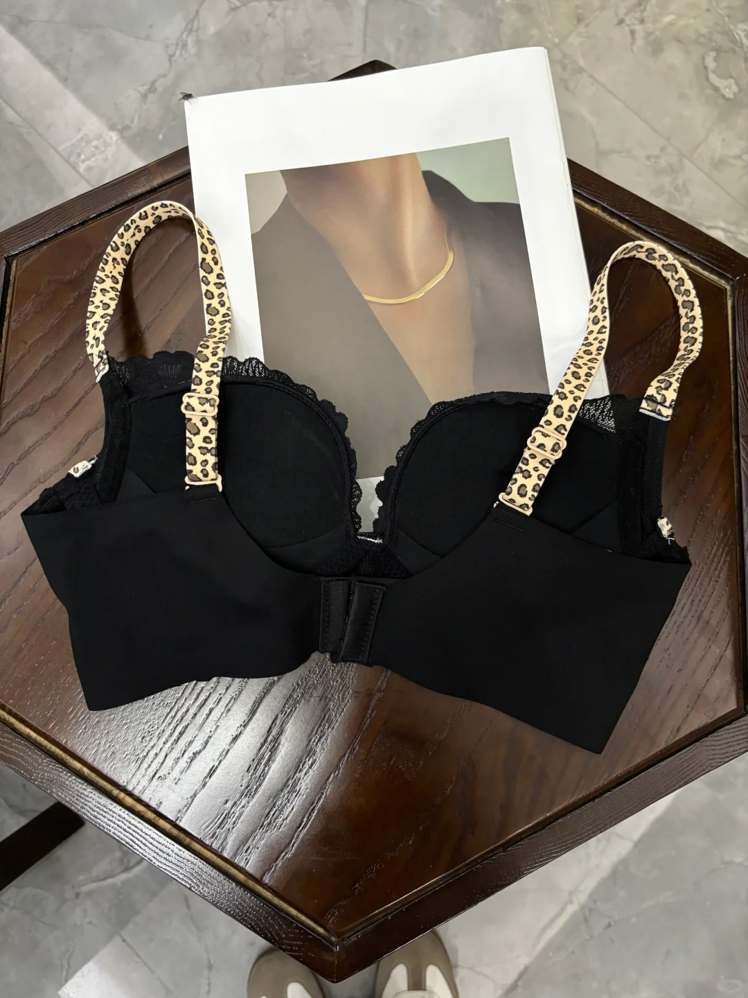 小胸上身直呼vocal！！黑色又纯又欲又撩