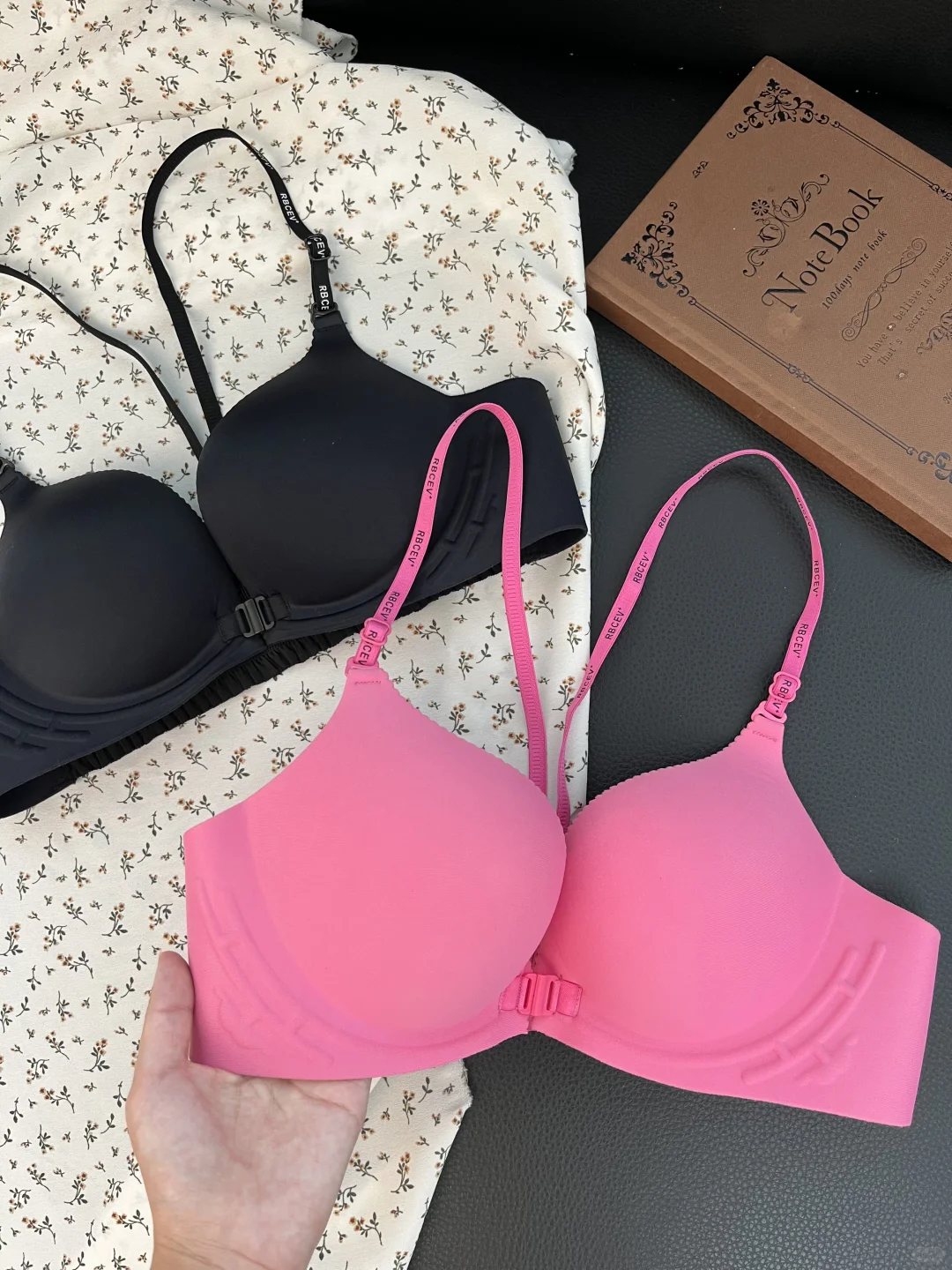 圆圆爆沟太绝😭其他聚拢 bra 都输惨了！