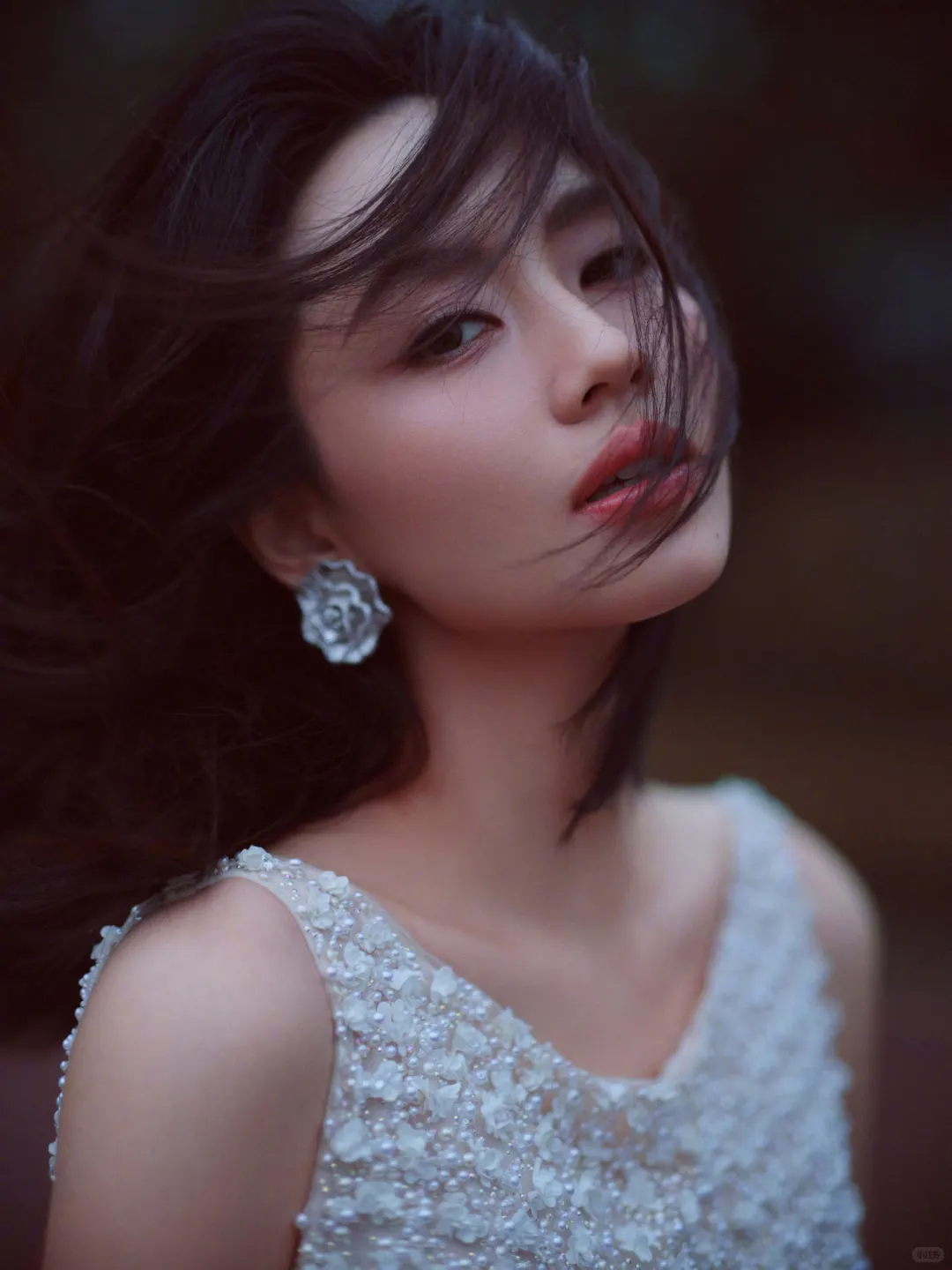 刘惜君性感露背裙