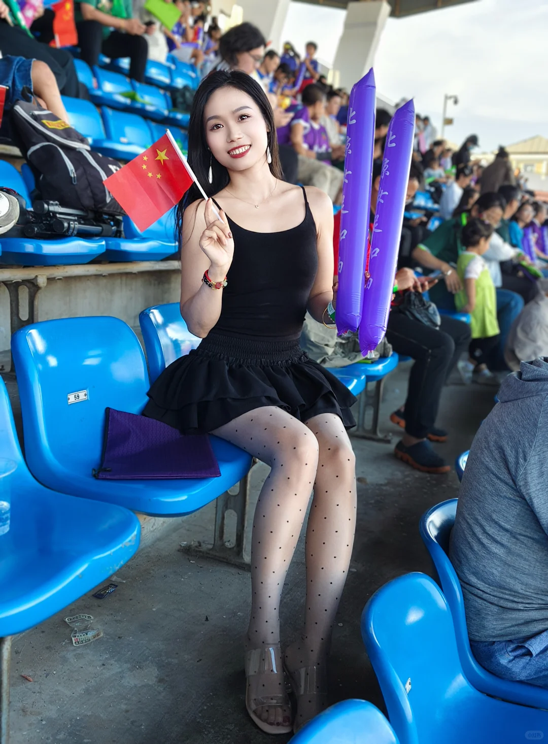 当你有个喜欢丝袜穿搭和热爱足球的老公～