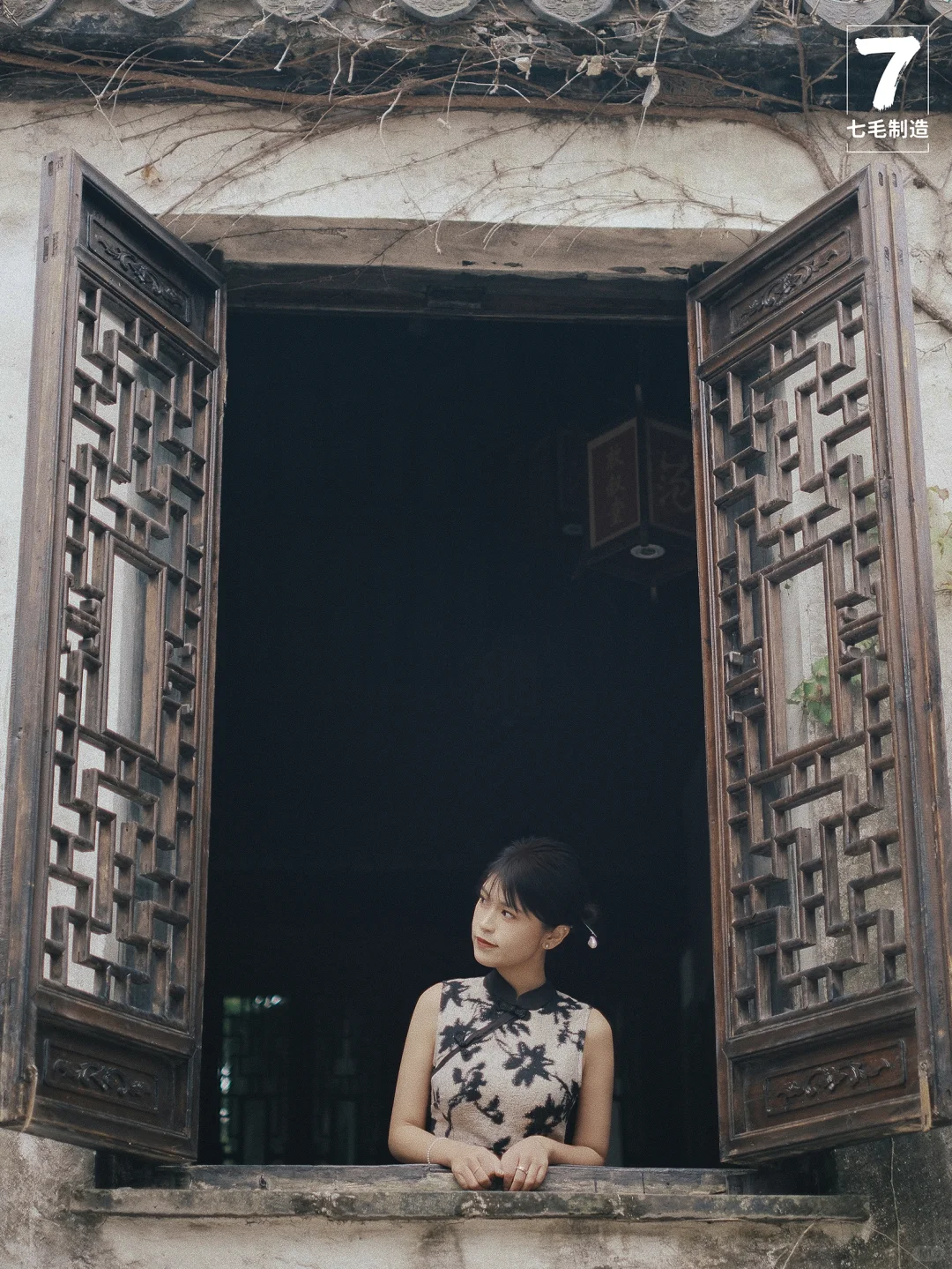 无锡 📸｜谁能拒绝园林里的旗袍佳人呢？