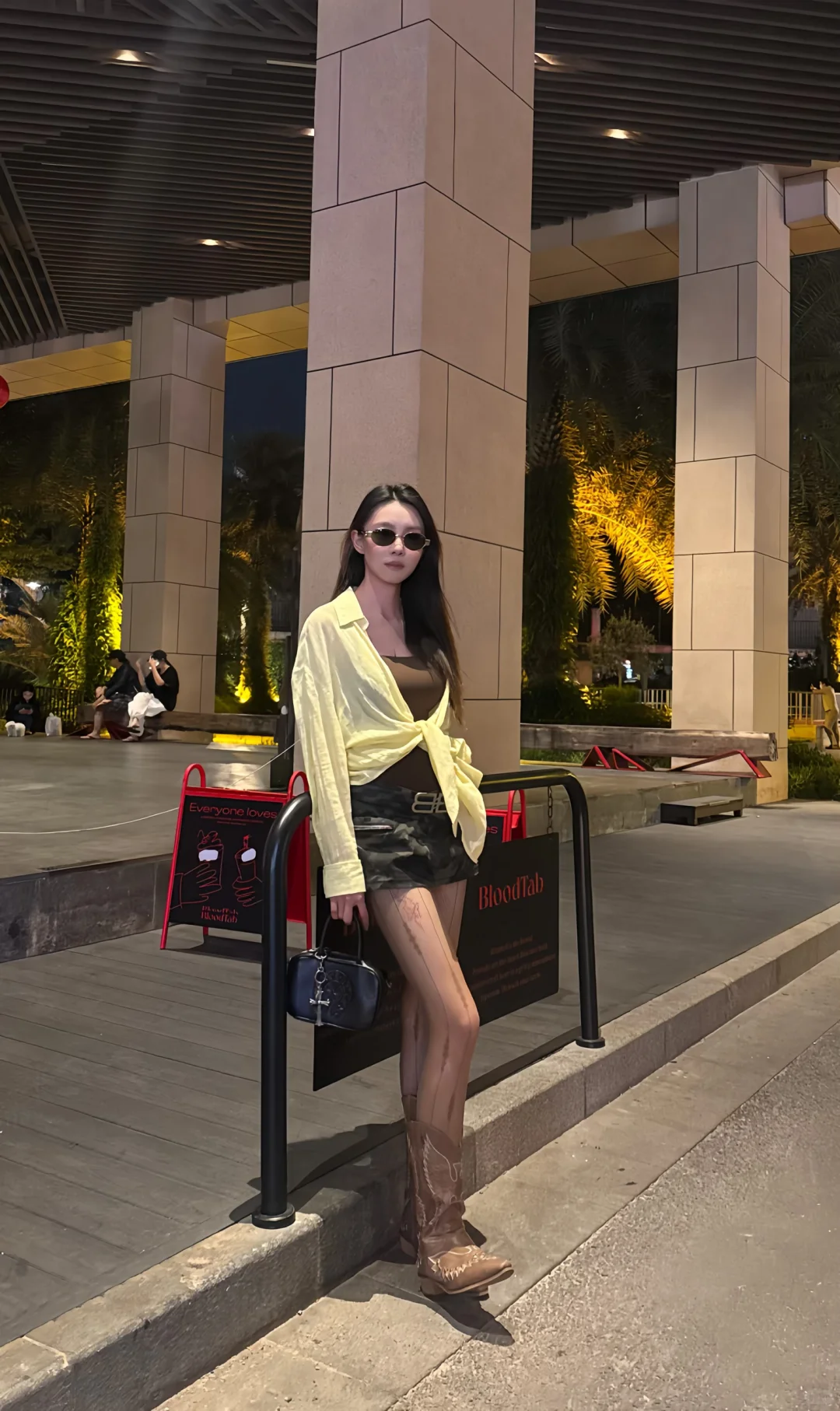 大学后时隔好久穿丝袜出街