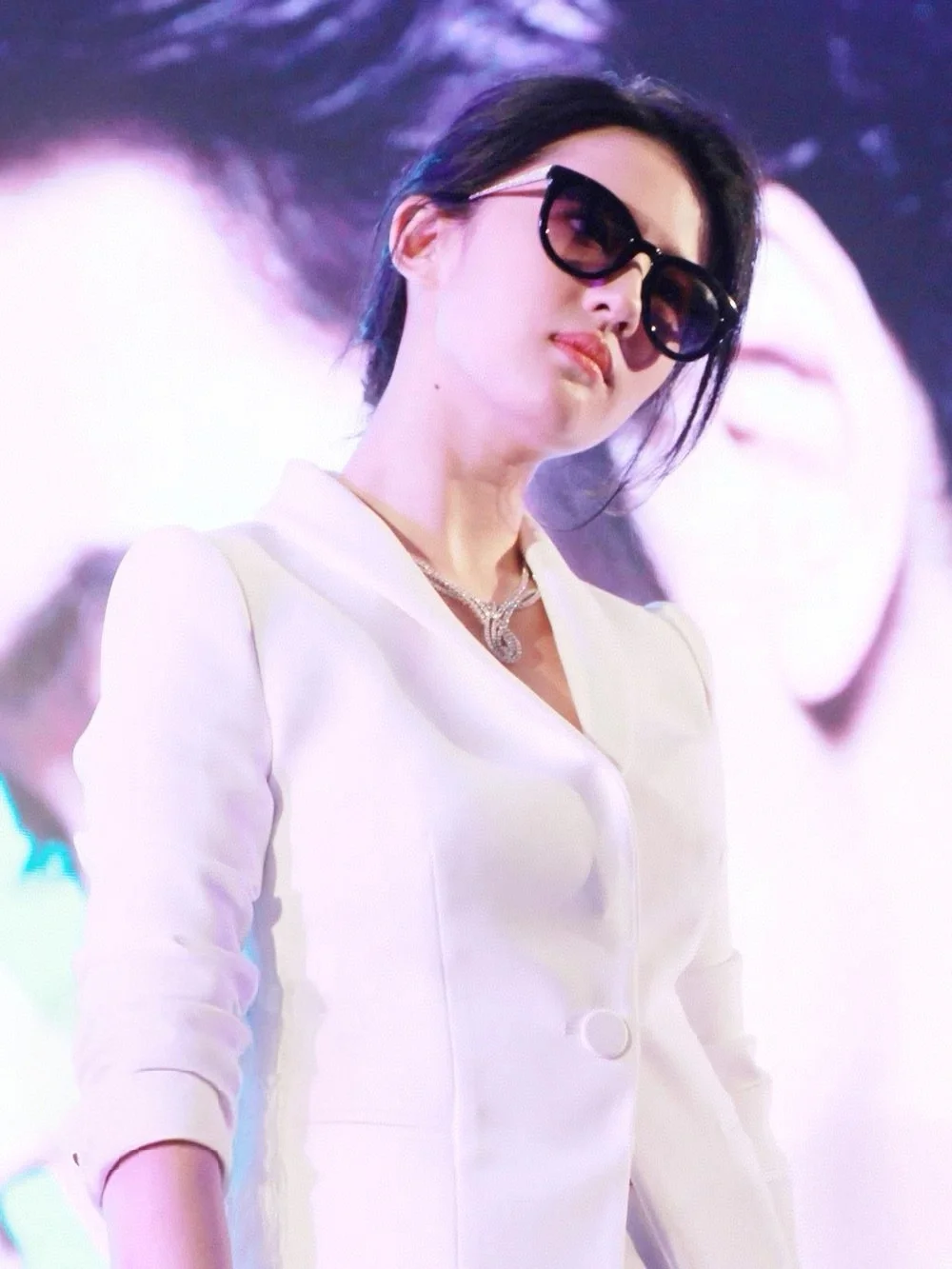 我的天❗️❗️她好魅！！！