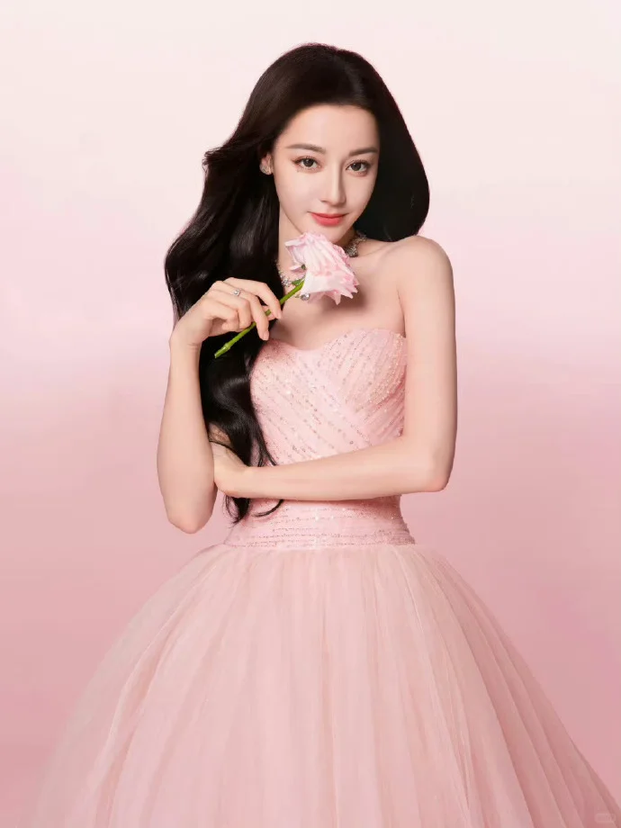 都进来欣赏热巴的美貌🥰