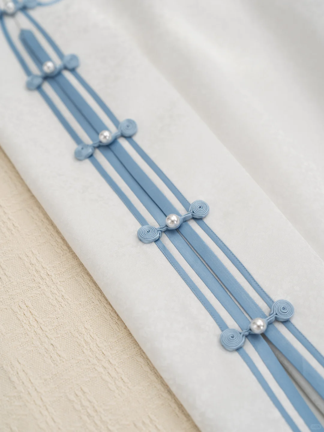 来点不一样的湖水蓝如意旗袍！