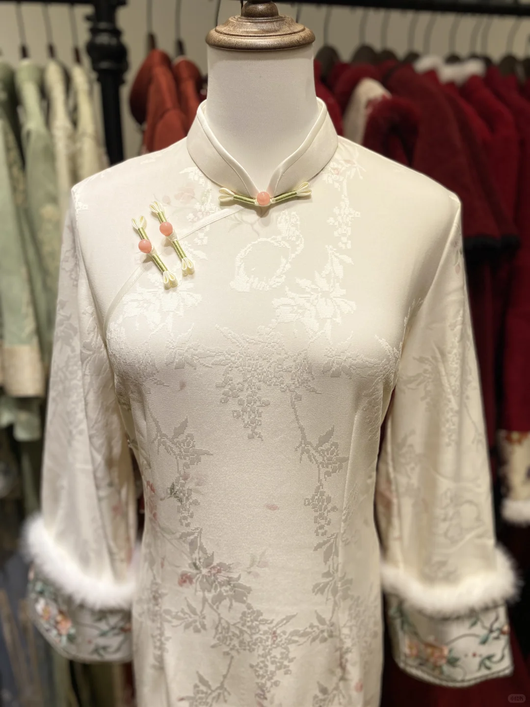 天津滨江道】买啦三件百元旗袍开心