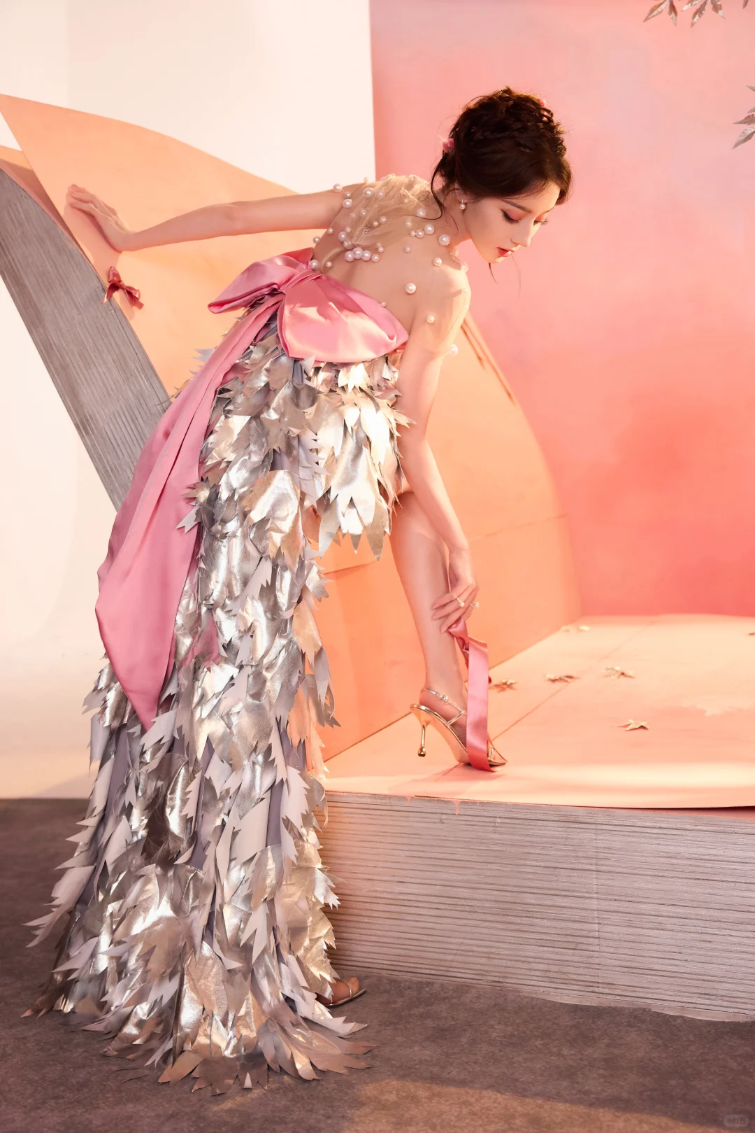 迪丽热巴 银羽仙裙 玲珑曲线