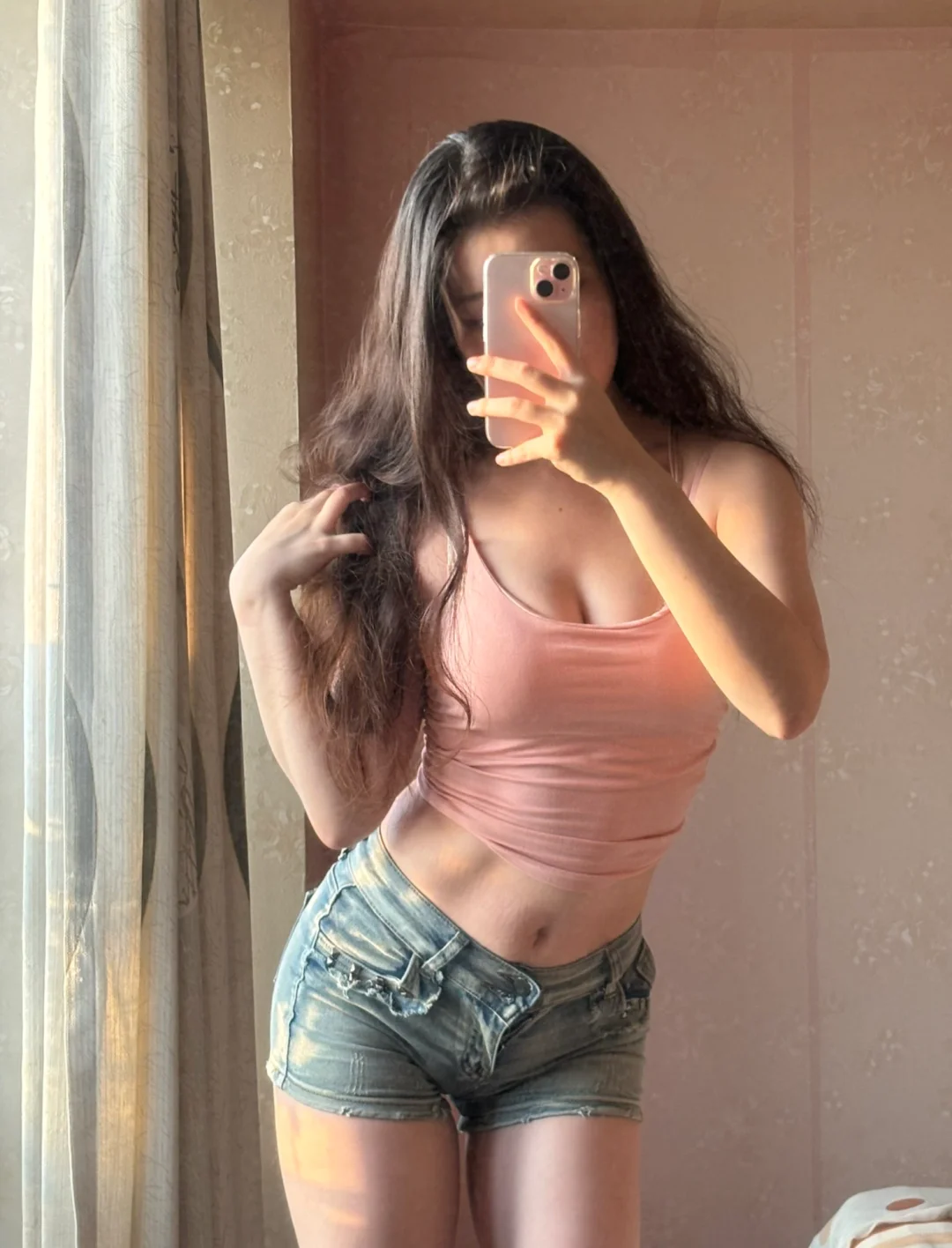 穿内衣就会显得大了