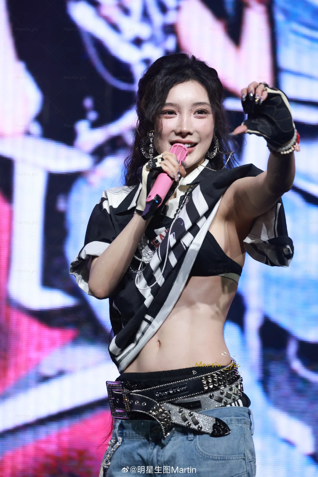 戴燕妮演出生图，姐姐魅力四射