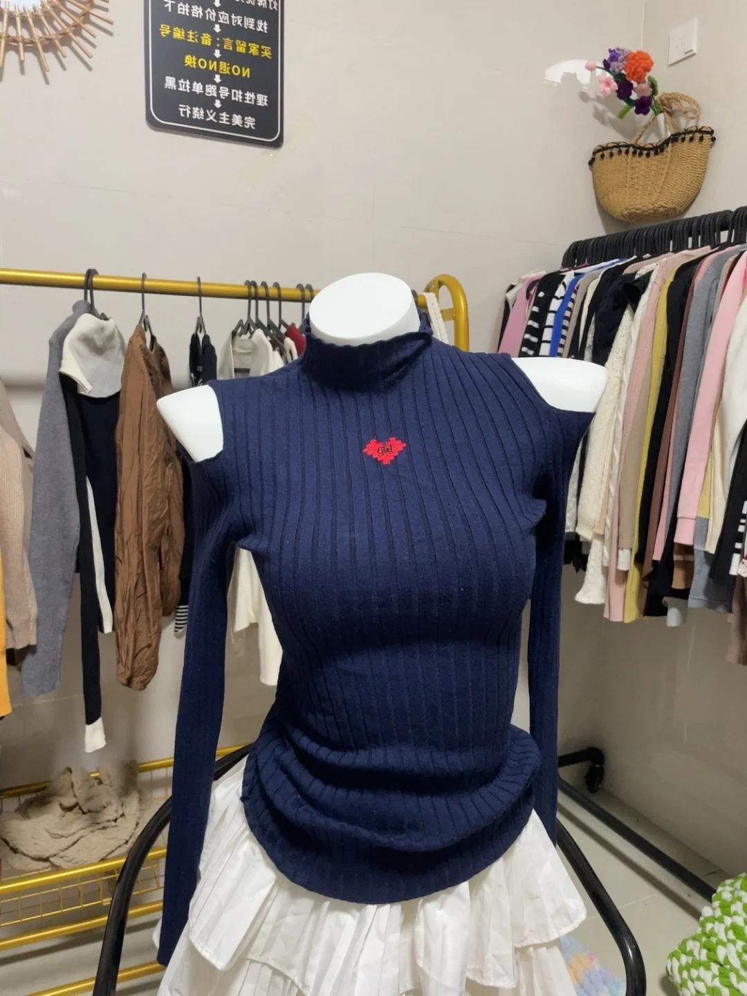 来咯！辣妹上衣修身显瘦