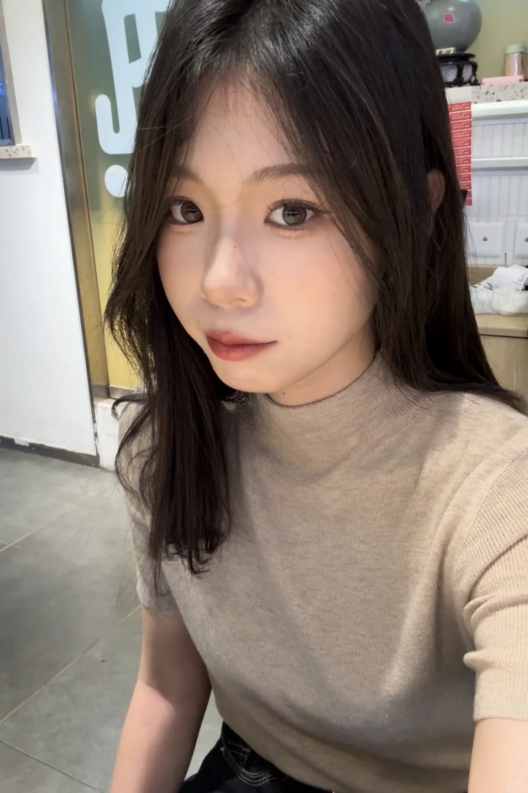 以为是姐感妆面结果是人妻感吗