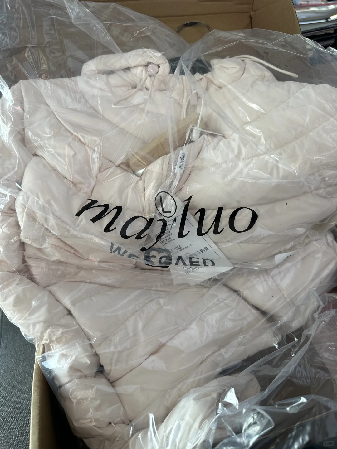 罗女士排骨羽绒服～