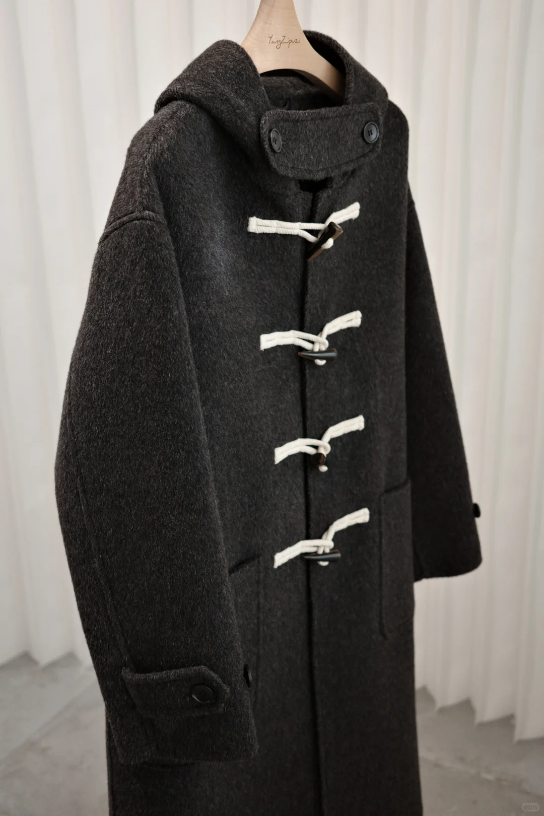 长期主义学生党jk美女必入的牛角扣大衣！