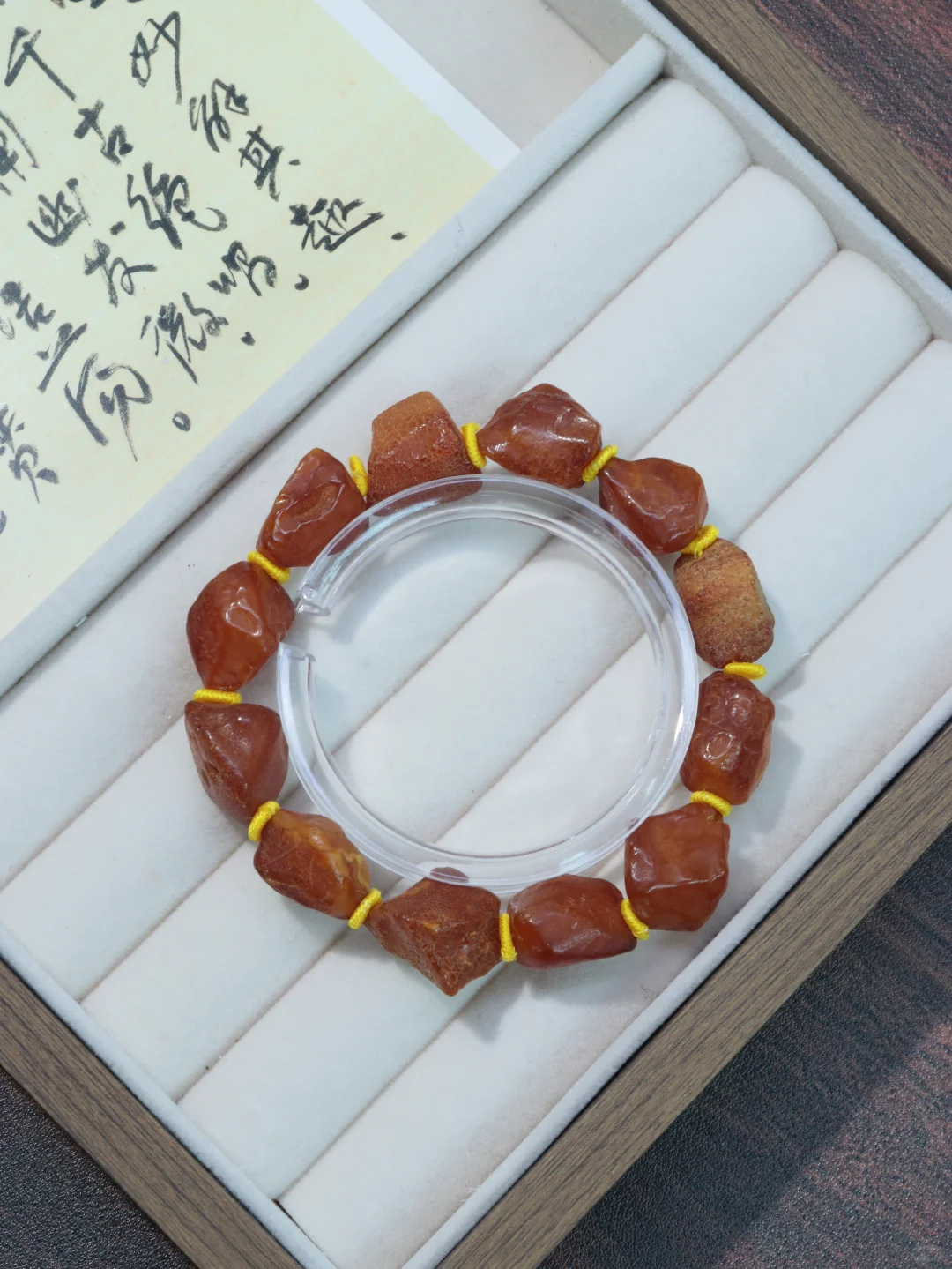 🌟天然蜜蜡的温柔叙事｜原矿的“小脾气”