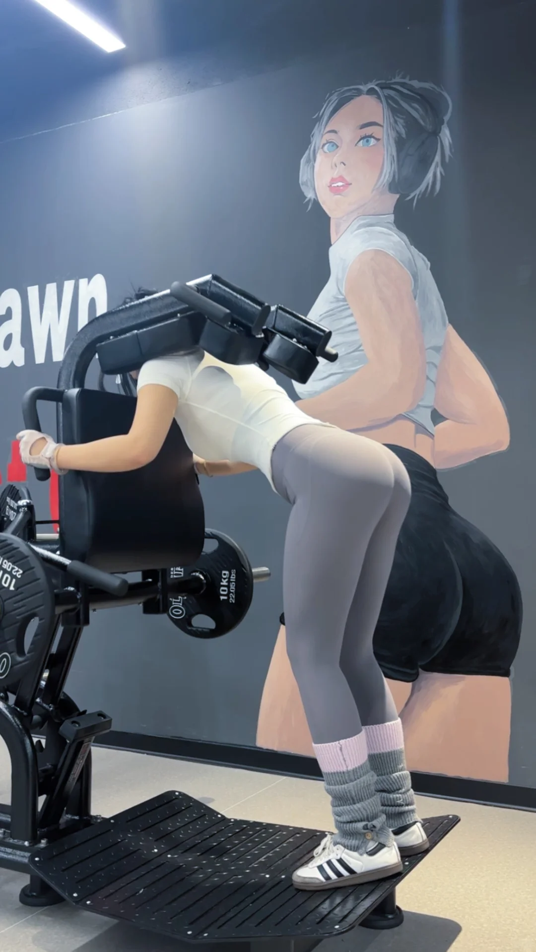 瑜伽裤 属于健身女的厚灰美学