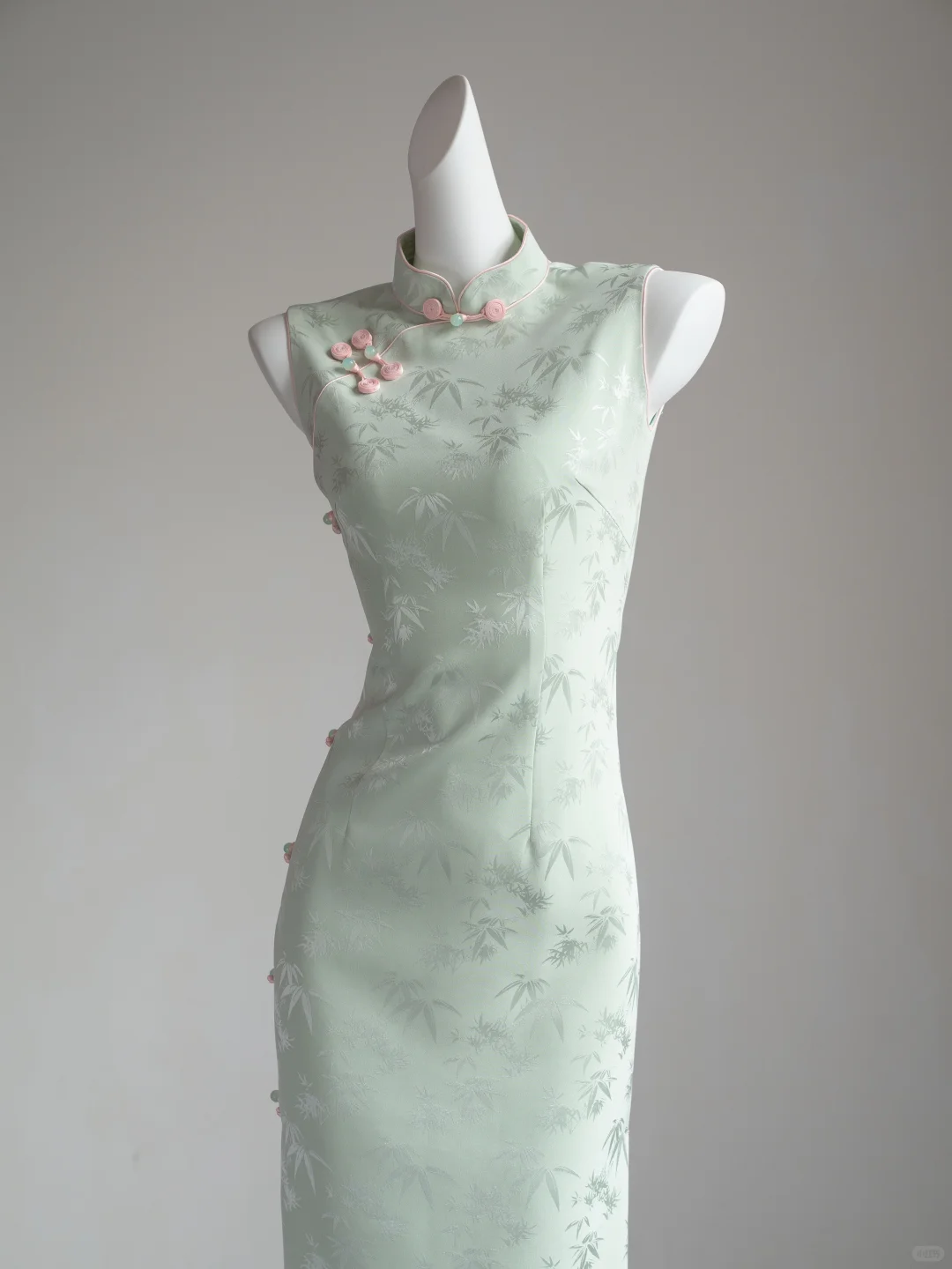 终于被我发现了超超超显白显嫩的绿色旗袍