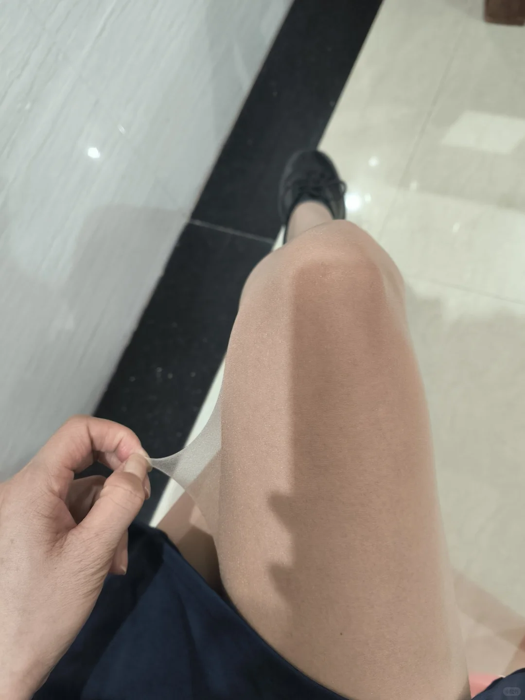 你能看出我穿丝袜了吗