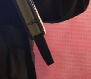 果的新mic印了jk和阿米标！！！