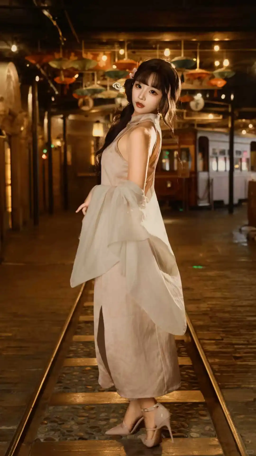 旗袍写真分享｜复古黄包车旁邂逅民国韵味✨