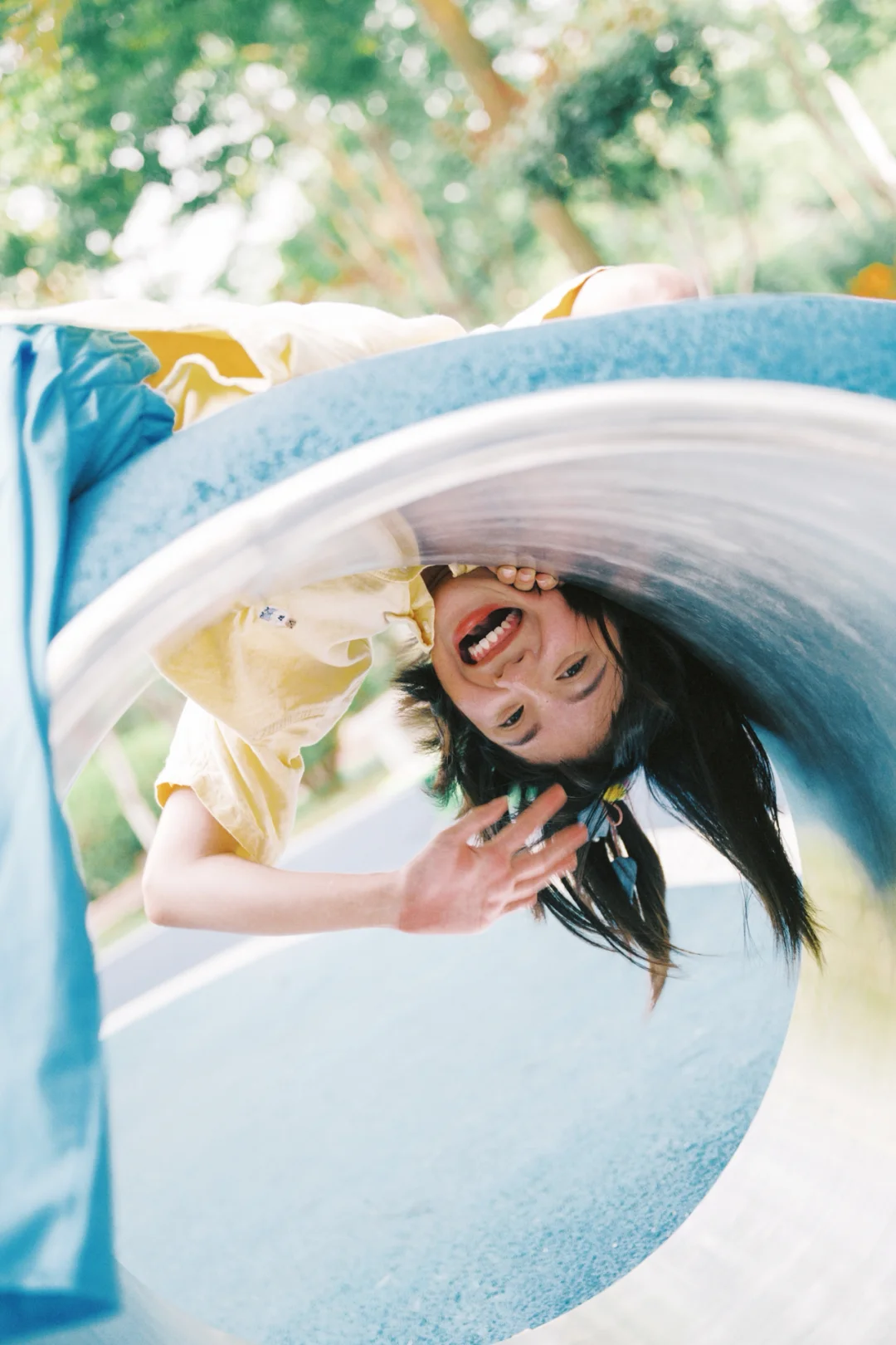 我们不过是装成大人的小孩