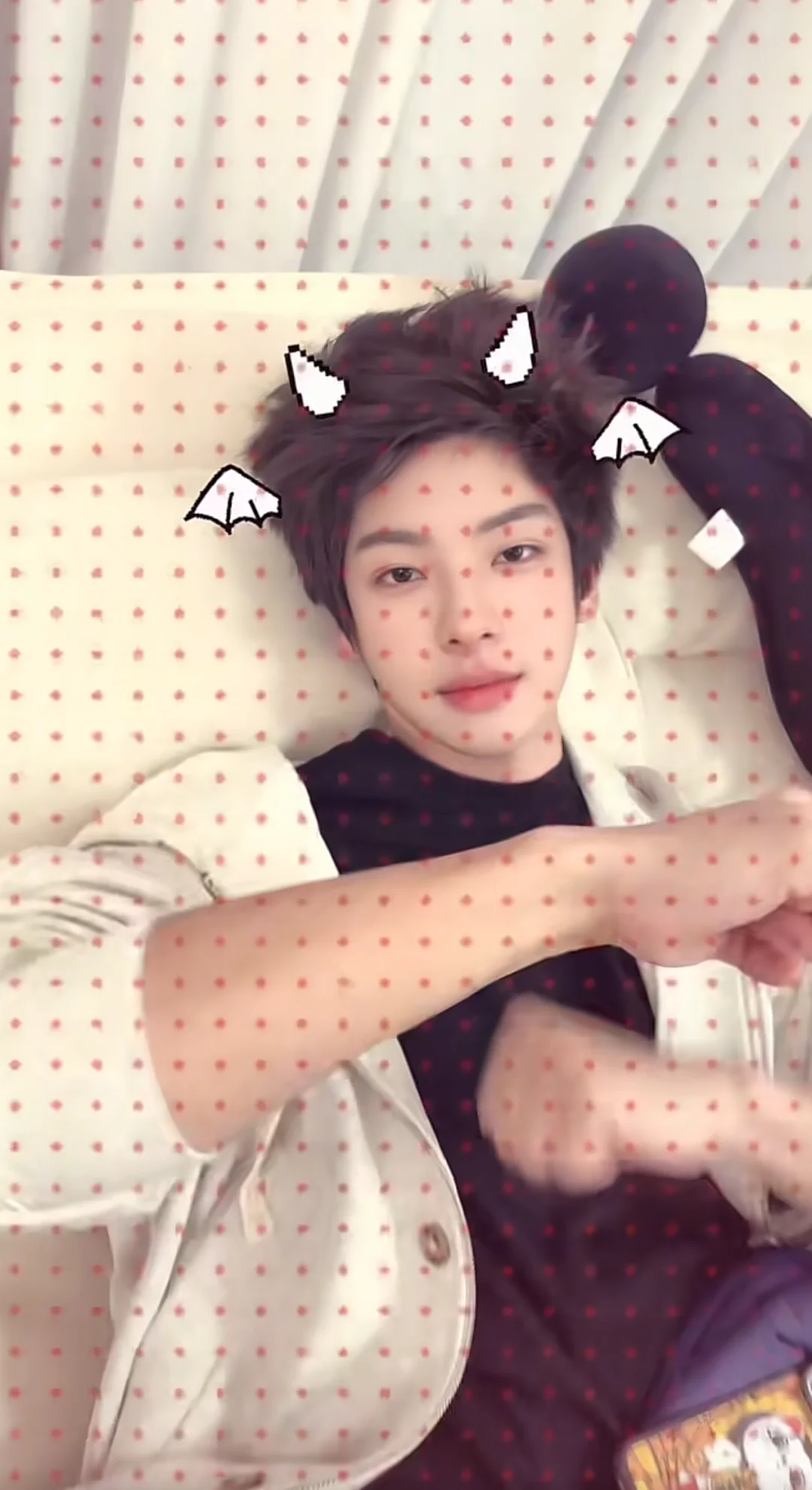 居家男友风手机壁纸|颜安