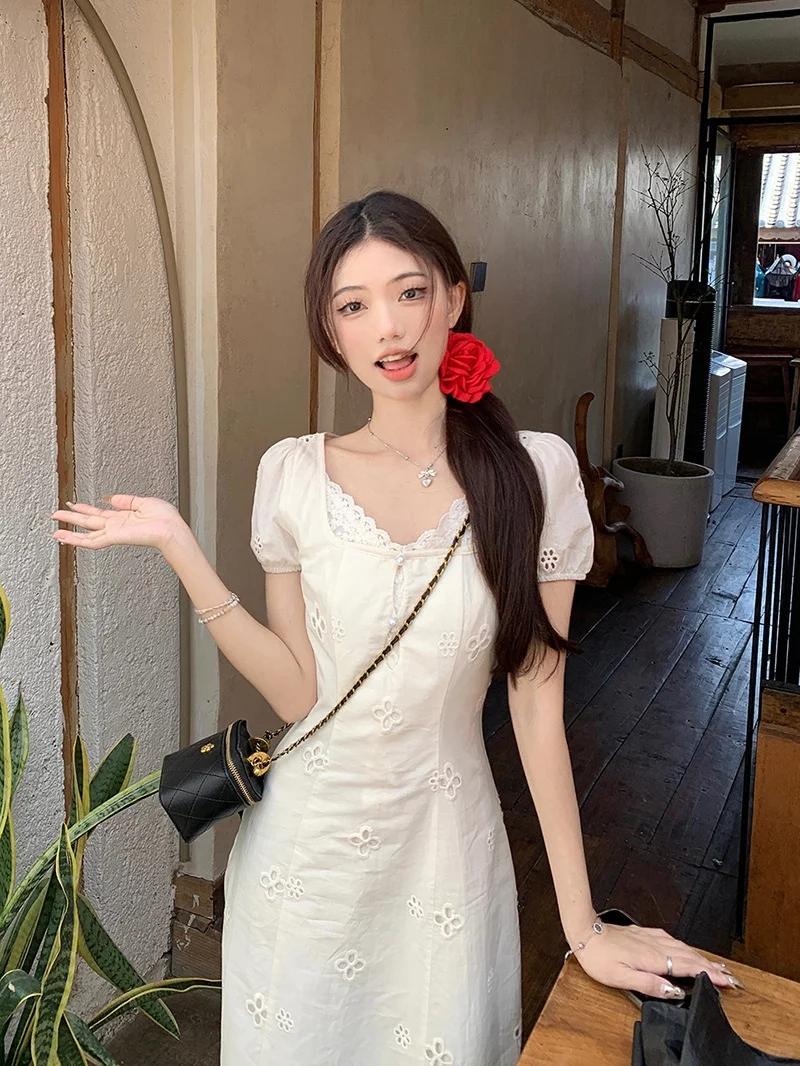 淡颜少女春夏纯欲法式气质连衣裙修身复古镂