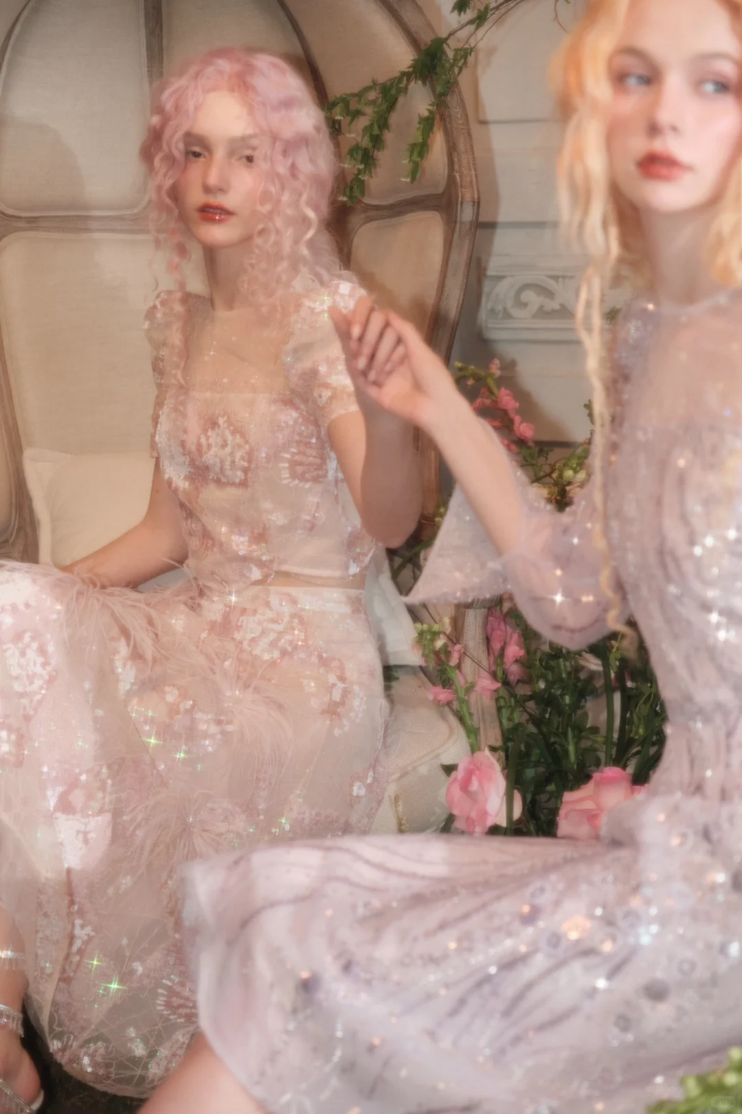 谁家的女明星出街啦丨粉红女郎无处安放的魅