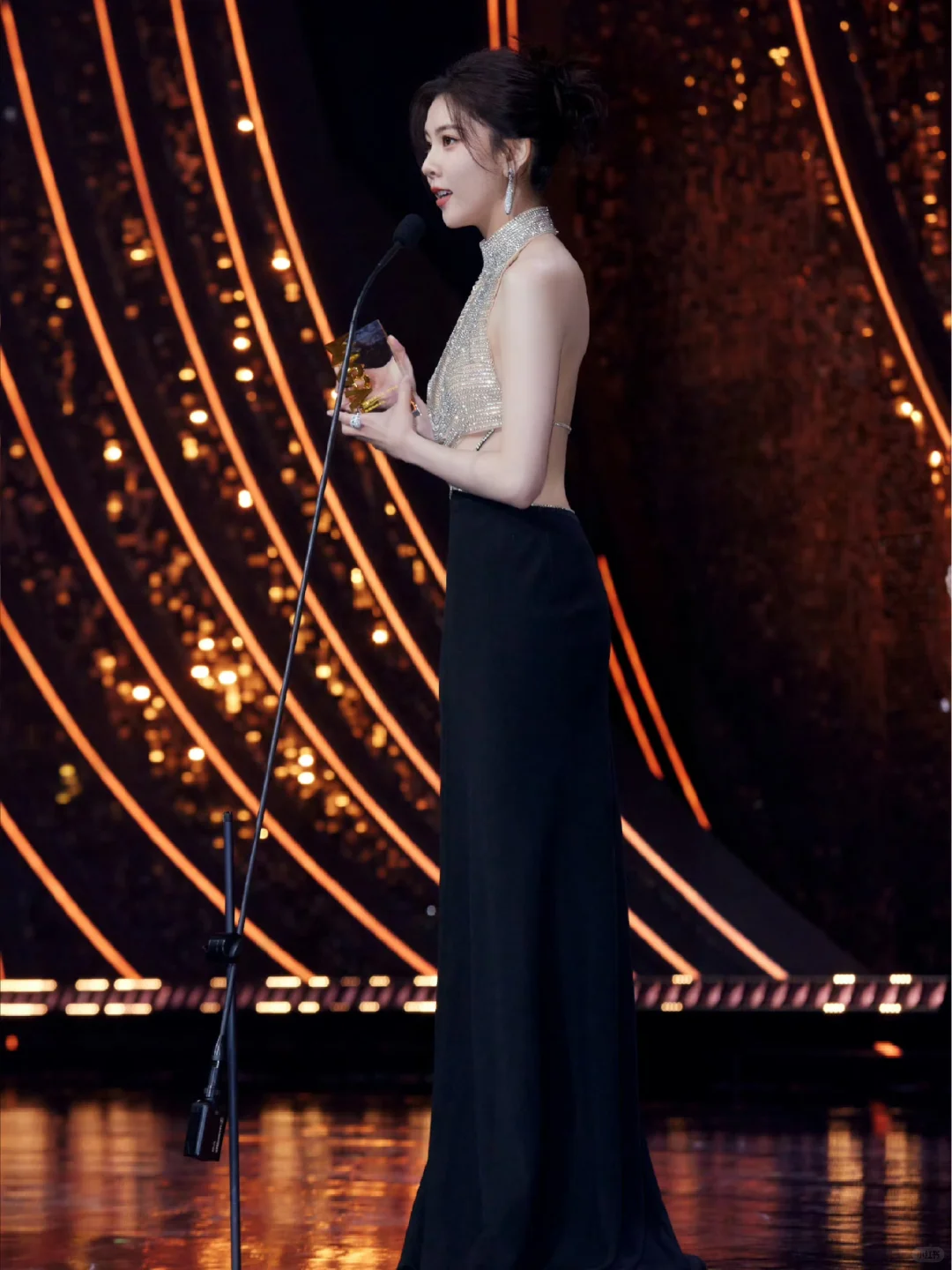 她可真敢穿啊！