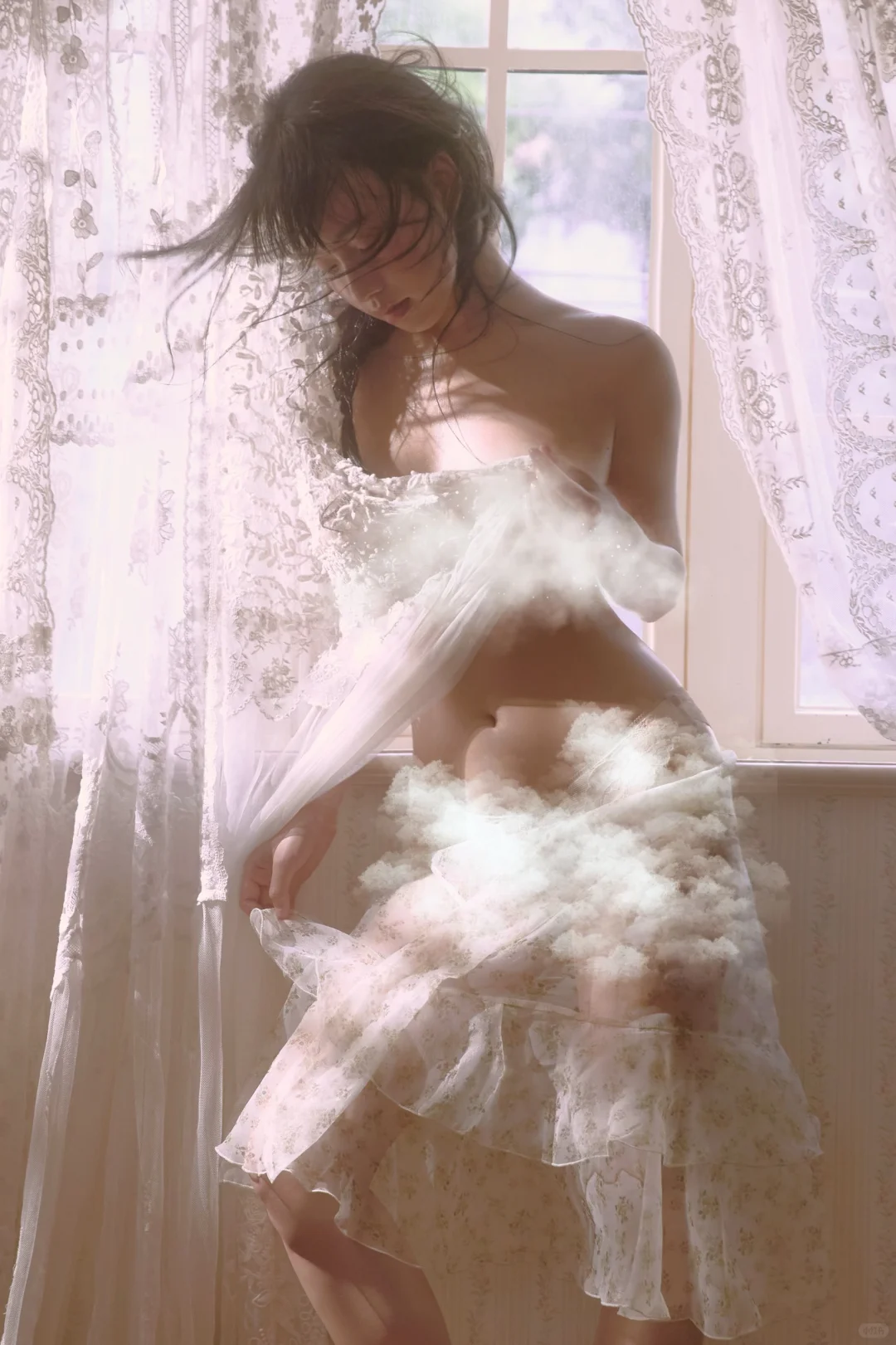 《她在风里，轻轻数着一朵花的呼吸》🌼