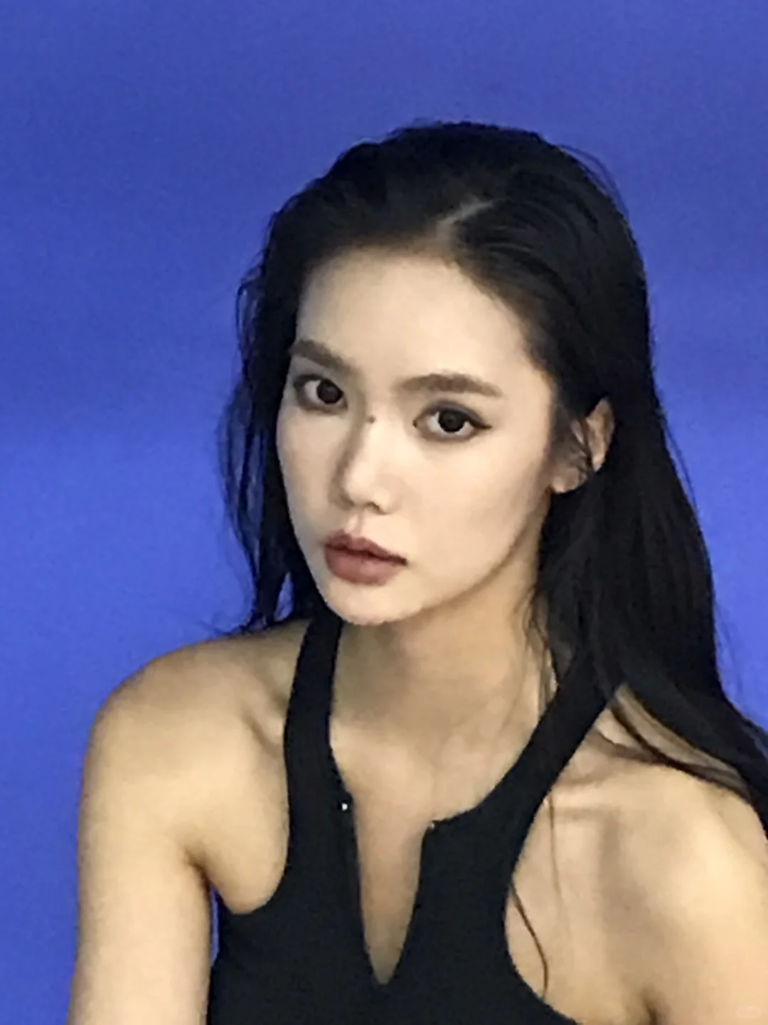 这模特化完妆怎么长得像…完全是大眼版的..