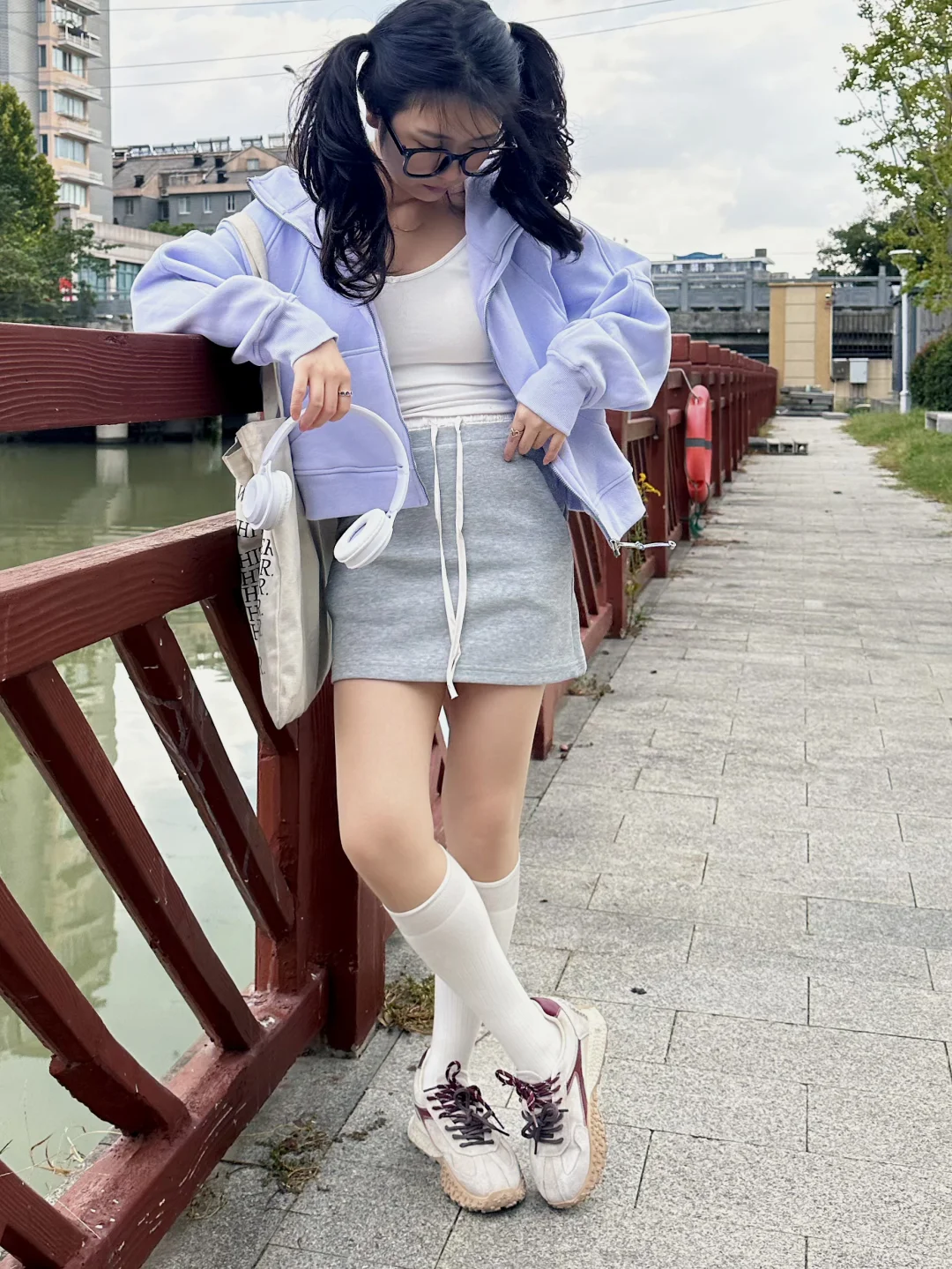 OOTD| 元气少女的秋天，哪能少了彩色卫衣