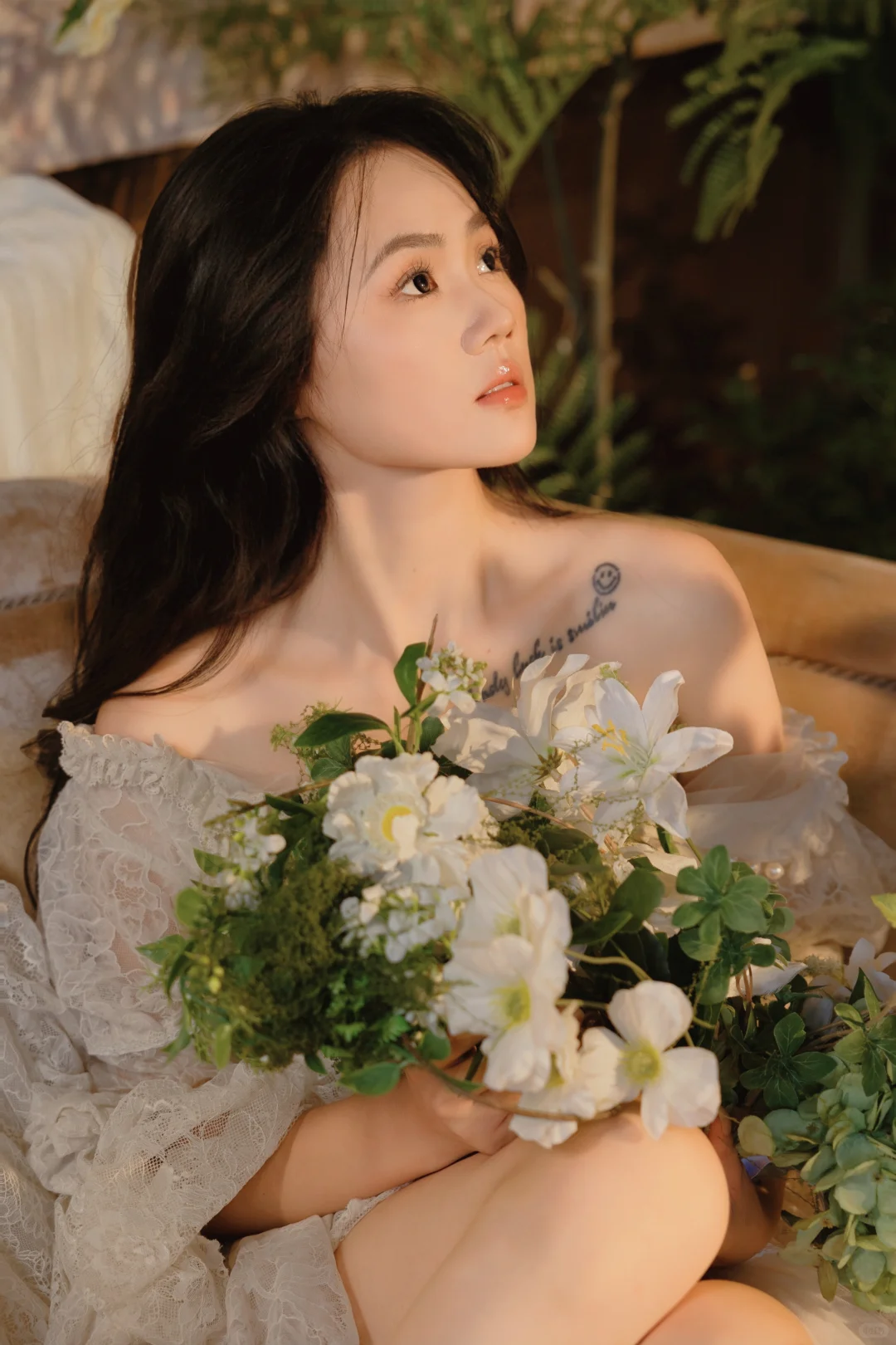 首次拍轻私房照 结果拍塌了