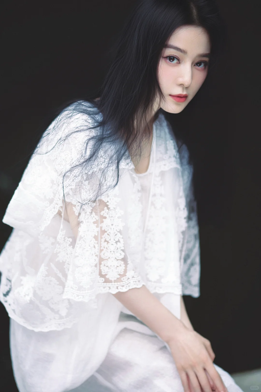 互勉成片｜肤若凝脂，抬手生香