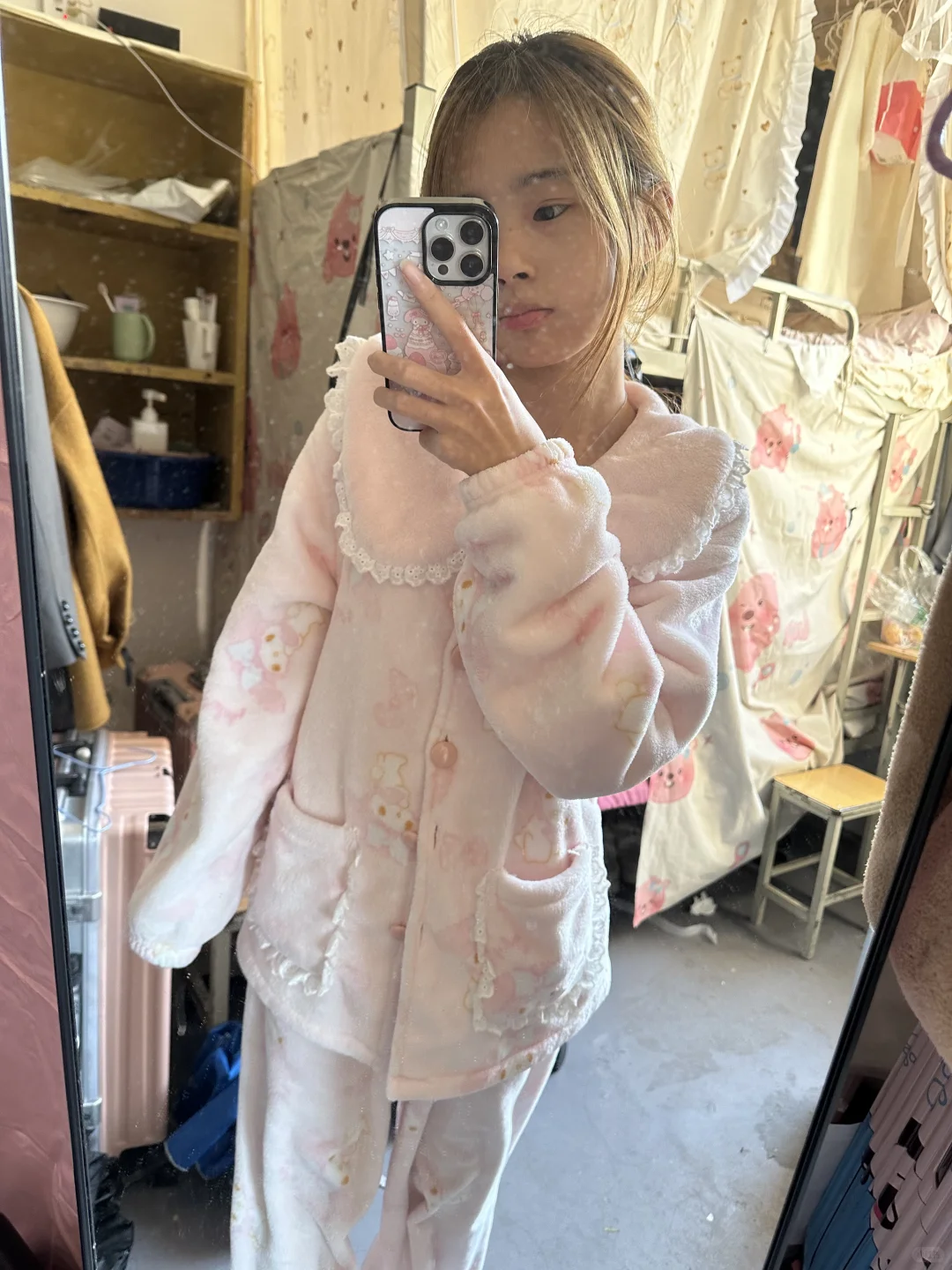 这套睡衣好舒服粉粉嫩嫩的