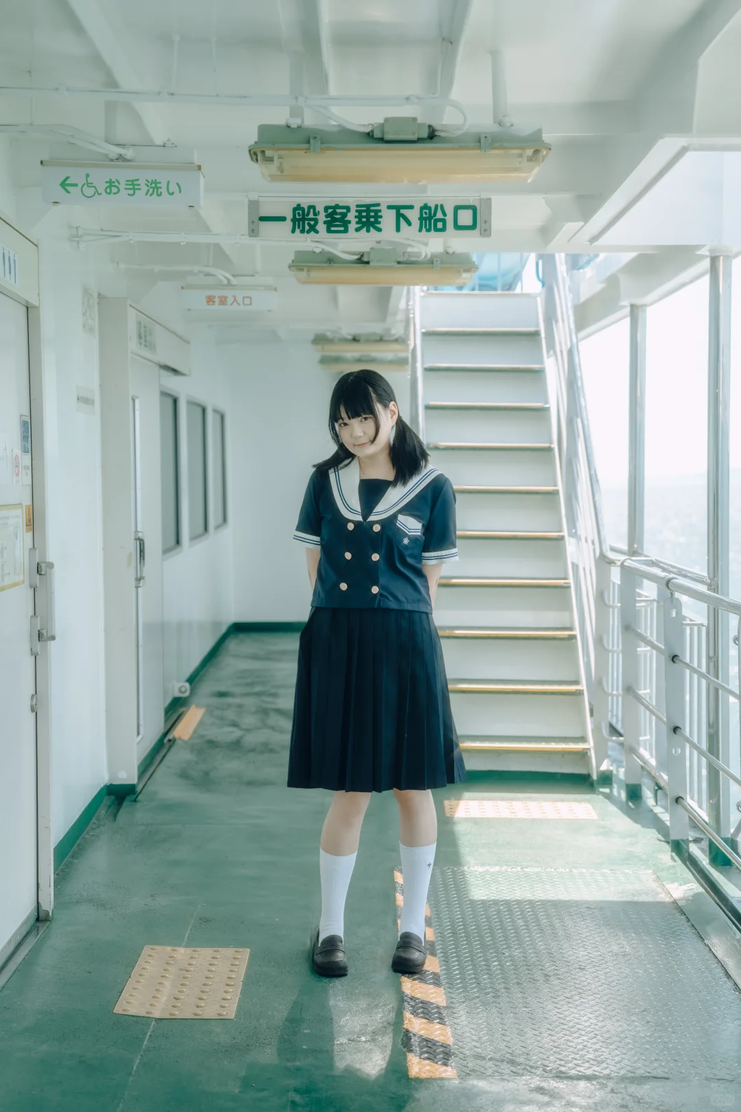 为了这口制服专门坐了个🚢