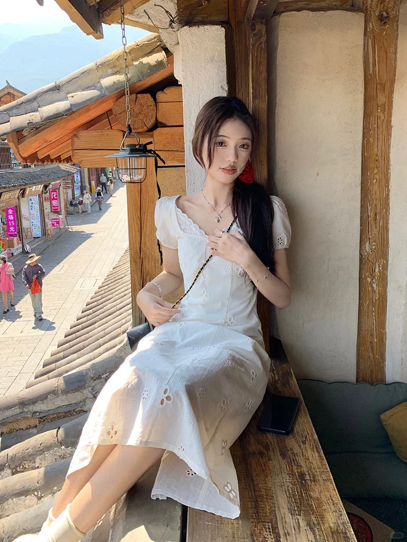 淡颜少女春夏纯欲法式气质连衣裙修身复古镂