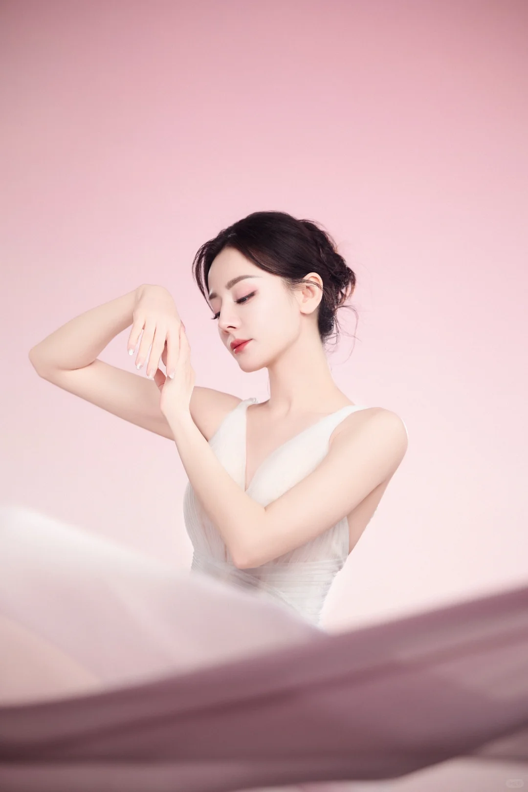 点击查收第三波热巴美美拍摄花絮！