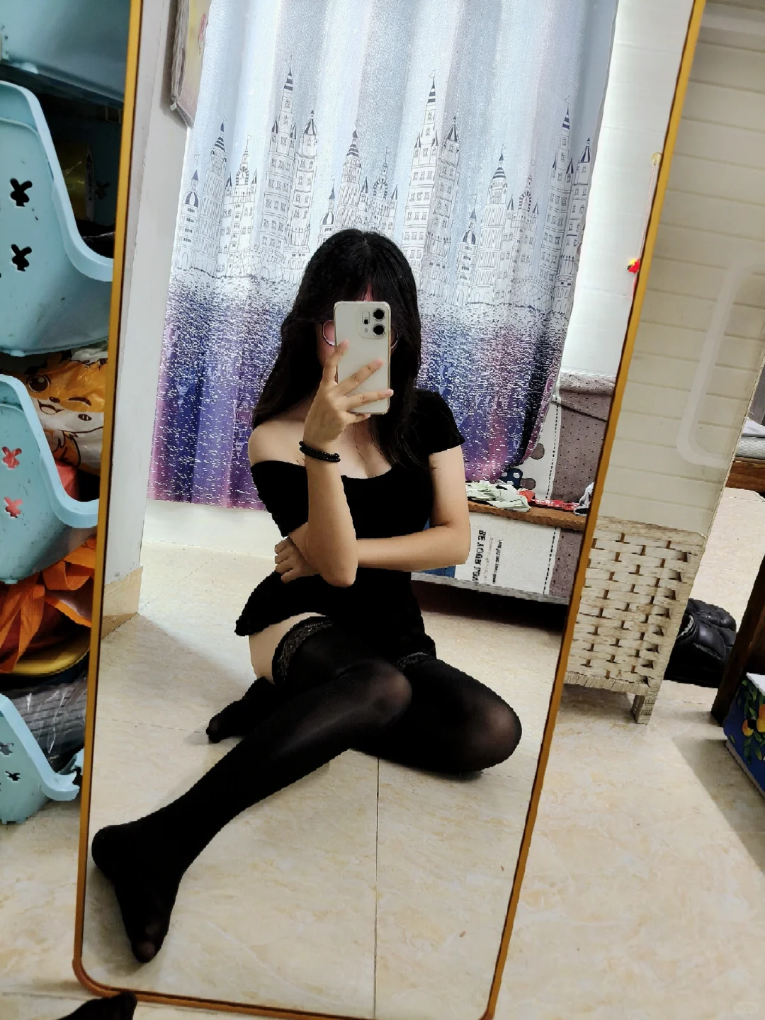 谁把我大白兔拿走了，快来裙里还给我💢